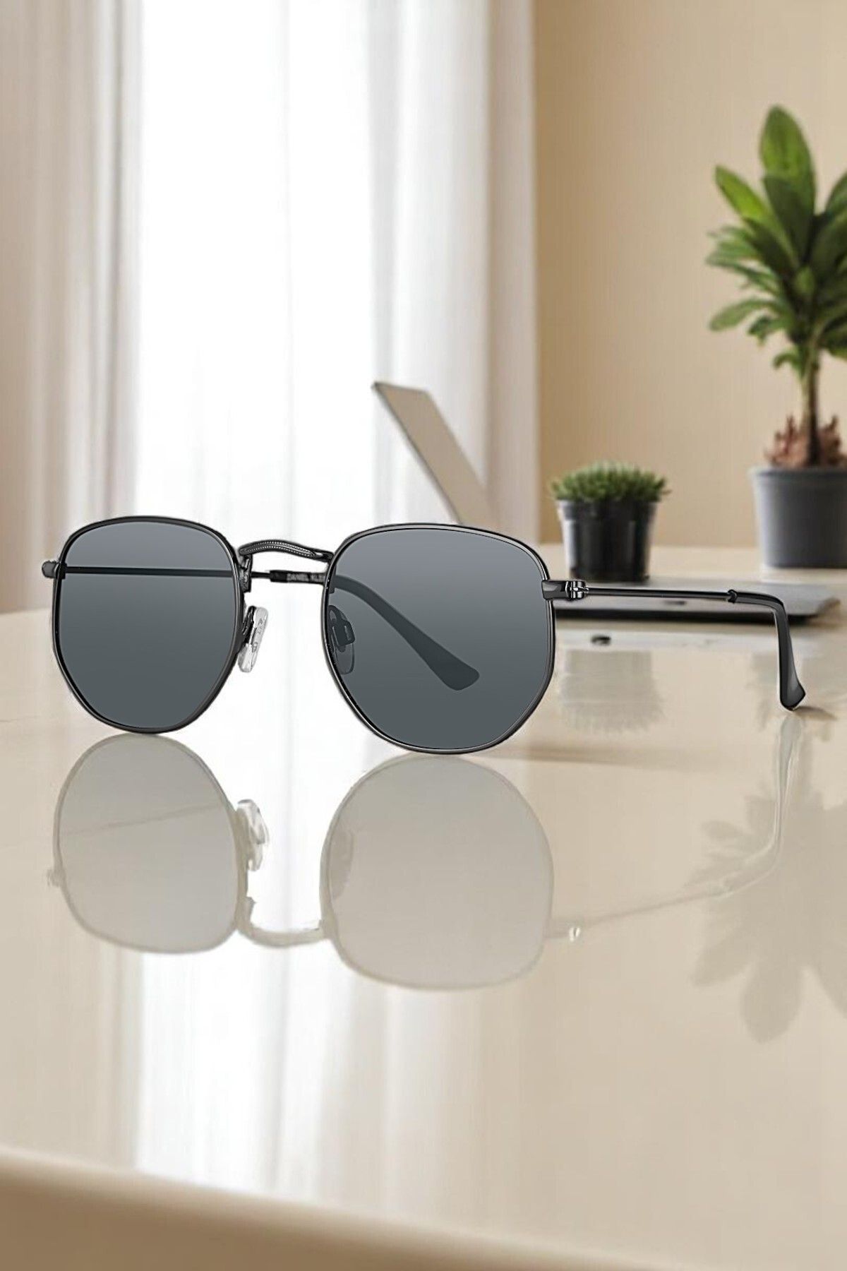 Daniel Klein Orijinal %100 Polarize UV400 Korumalı Füme Renk Erkek Güneş Gözlüğü DKG6280C3