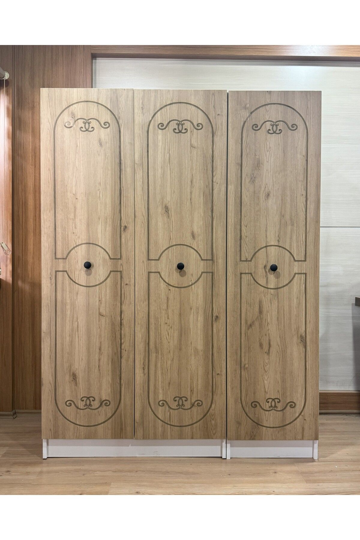 wode studio ~sille~ Meşe 3 Kapaklı Beyaz Gardırop 180-135-45 Cm