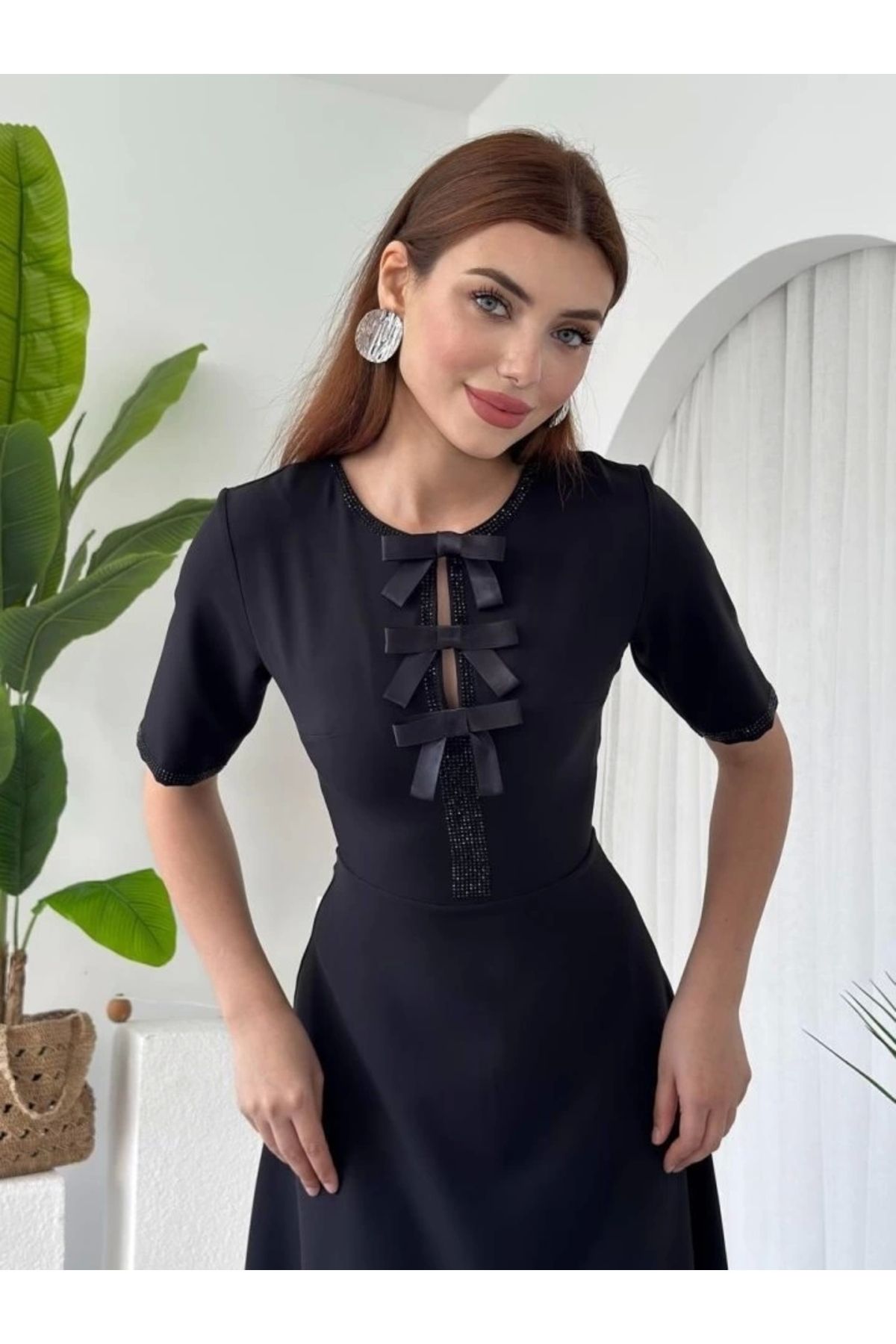 Butik Wera Taşlı Fiyonk Detaylı Elbise