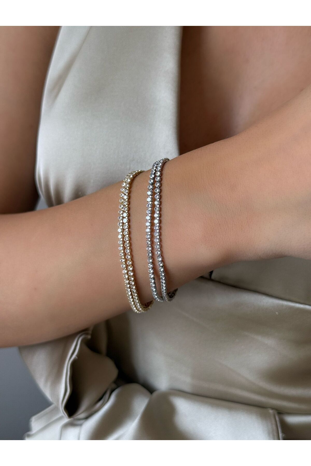 XUPING JEWELRY Xuping ÇELİK-GOLD İNCECİK SU YOLU BİLEKLİK (KARARMAZ VE PASLANMAZ) 17+2 cm