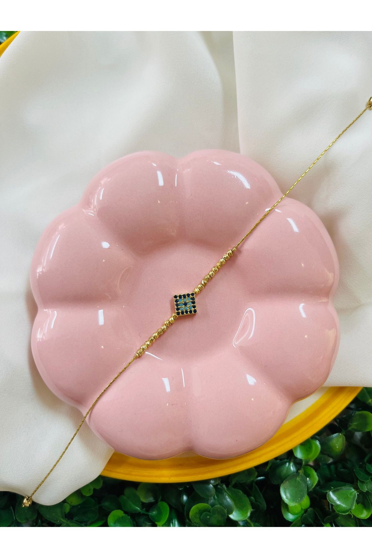 PONÇİK ACCESSORİES Nazar Boncuğu ve Dorikalı Gold Rengi Halhal (Ortalama 20 cm boyutundadır)