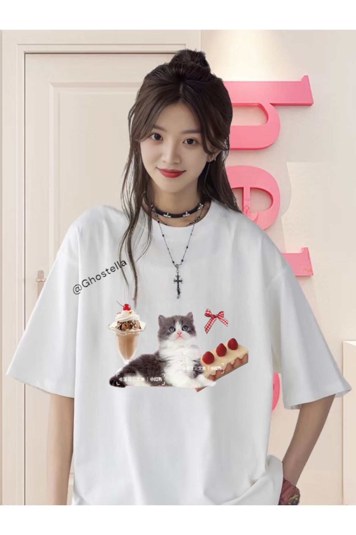 Minga London Beyaz Cat Strawberry Cake Baskılı Oversize Unisex Tshirt -Ghostella