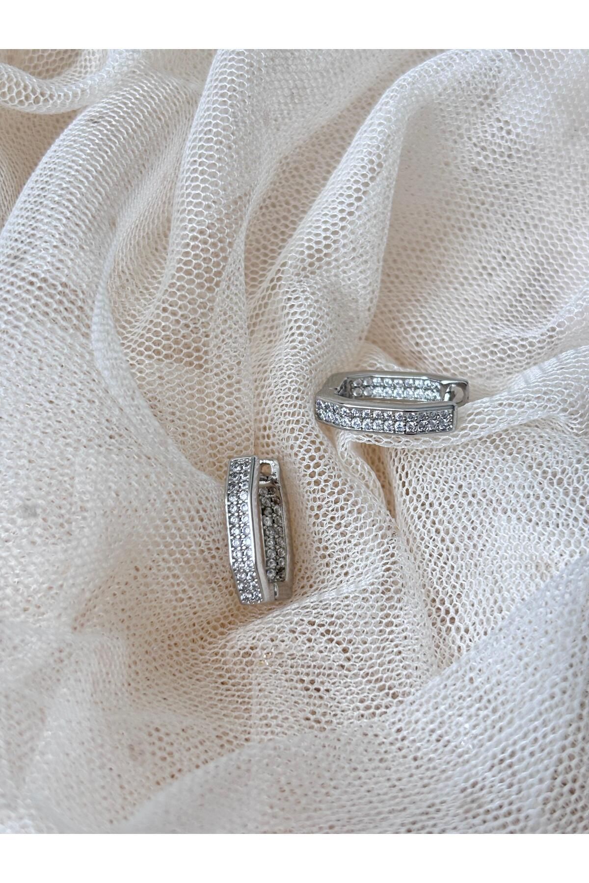 Bellamy Jewelry Taşlı Klipsli Küpe - Silver