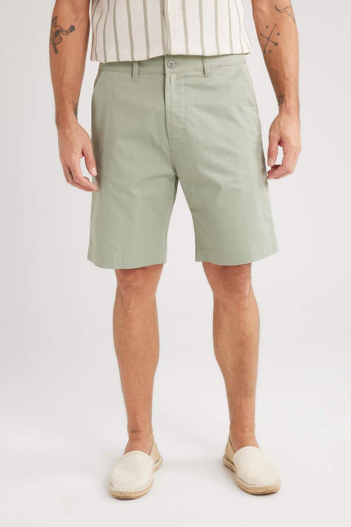 DeFacto %100 Pamuk Regular Fit Gabardin Bermuda Şort C7684AX25SP