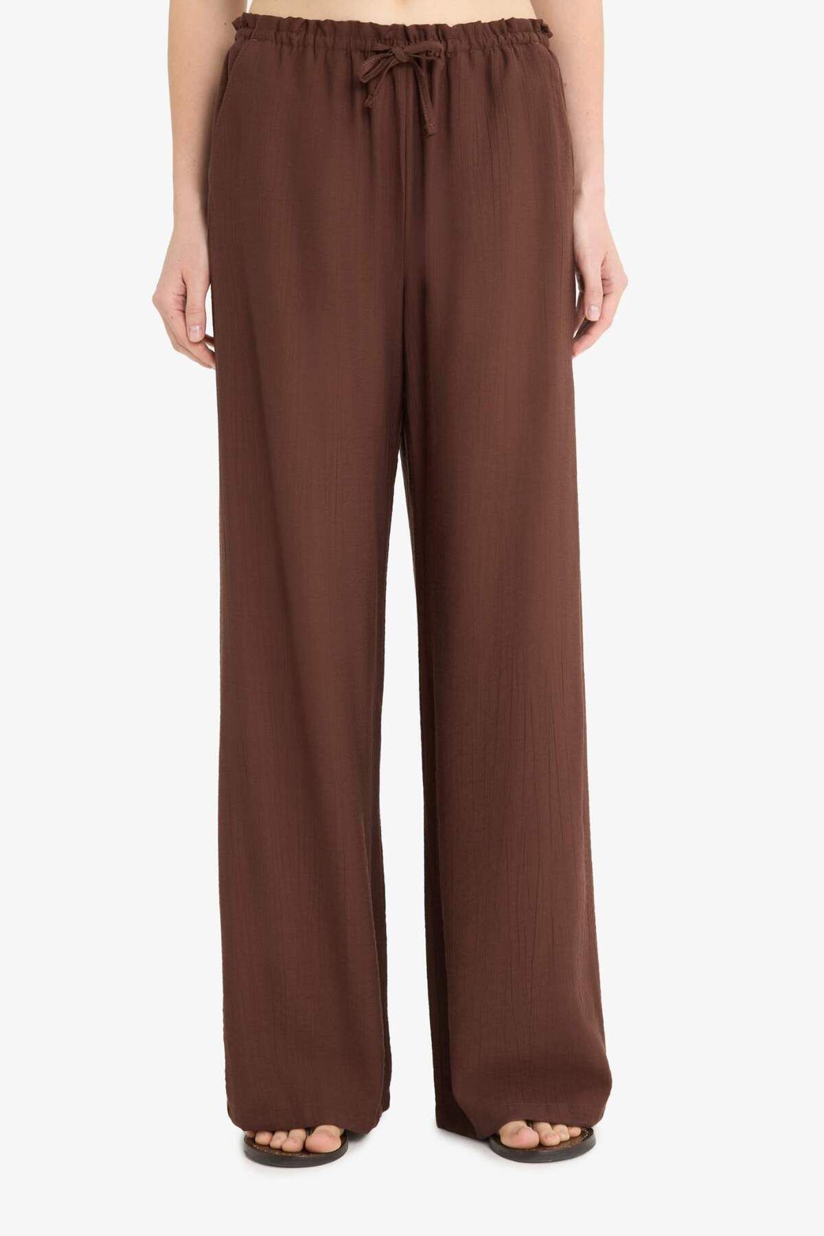 DeFacto Wide Leg Çift Cepli Yüksek Esnek Belli Geniş Paça Pantolon E7434AX25SM