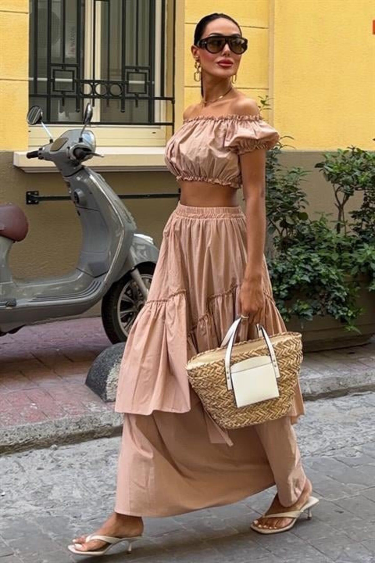 ASFSTORE Büzgülü Crop Kat Detaylı Fırfır Etekli Takım