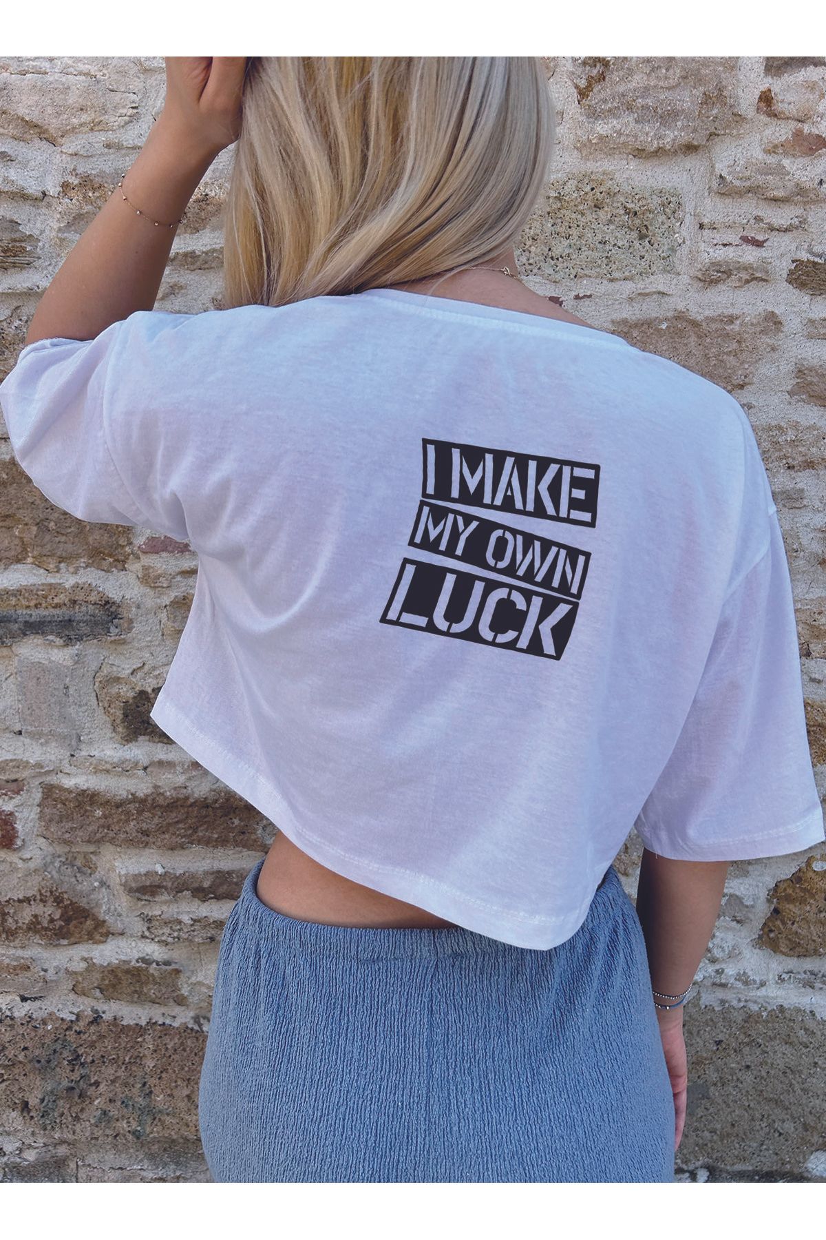 ClubSpaceAstro Kadın Oversize Crop Tişört – I MAKE MY OWN LUCK Sırt Baskılı| Gücünü Kendinden Alan Stil
