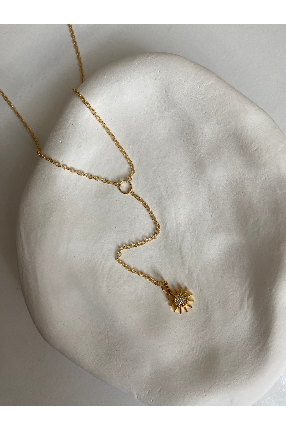 Gold Taşlı Güneş Charm Altın Kaplama Y Kolye – Sevgililer Günü Özel - Detay Görseli 2