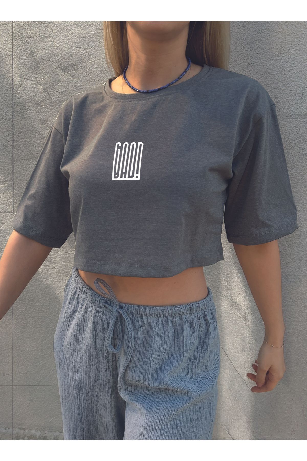 ClubSpaceAstro Kadın Oversize Crop Tişört – GOOD BAD Baskılı | Terletmeyen Kumaş | İkiliklerin Gücünü Taşıyan Stil