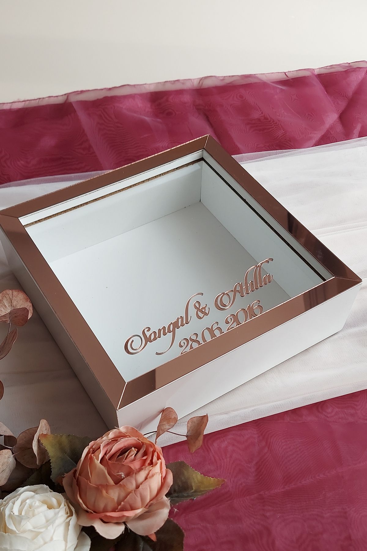 HKM Ticaret-25x25 Cm White-rose Deep Memory Frame with Flat Background Name and Date!Deep Frame 1