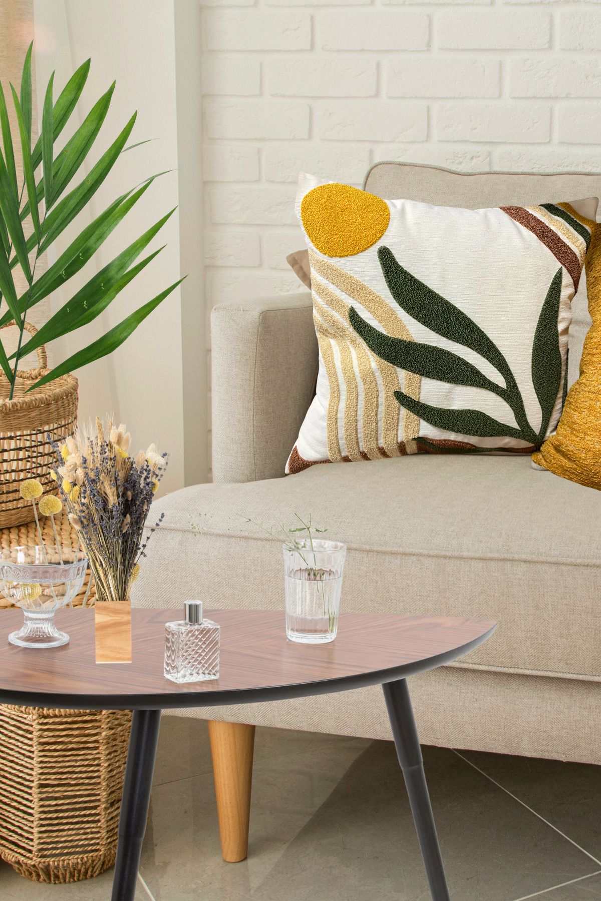Home Seray Punch Nakışlı Soyut Desenli Şönil Kumaş Kırlent Kılıfı