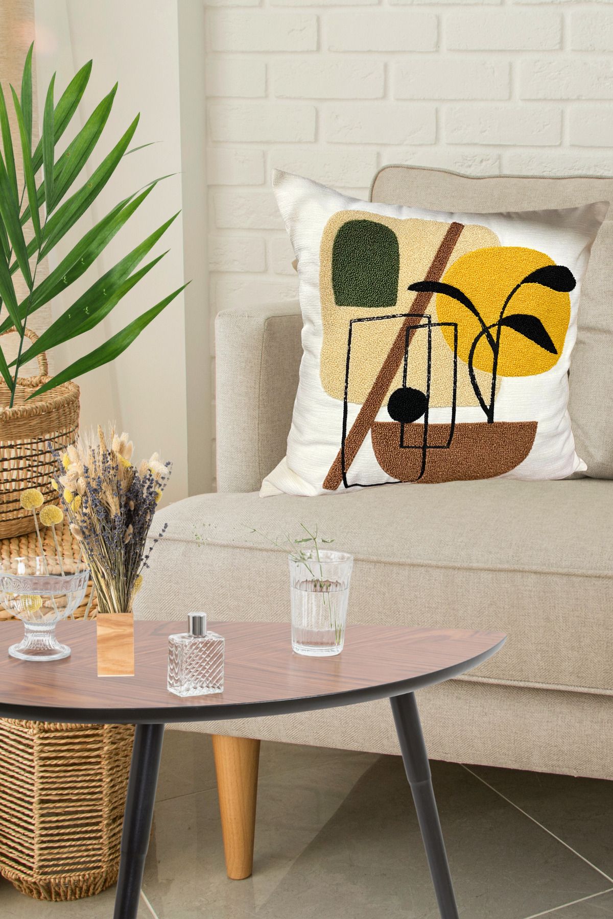 Home Seray Punch Nakışlı Soyut Desenli Şönil Kumaş Kırlent Kılıfı