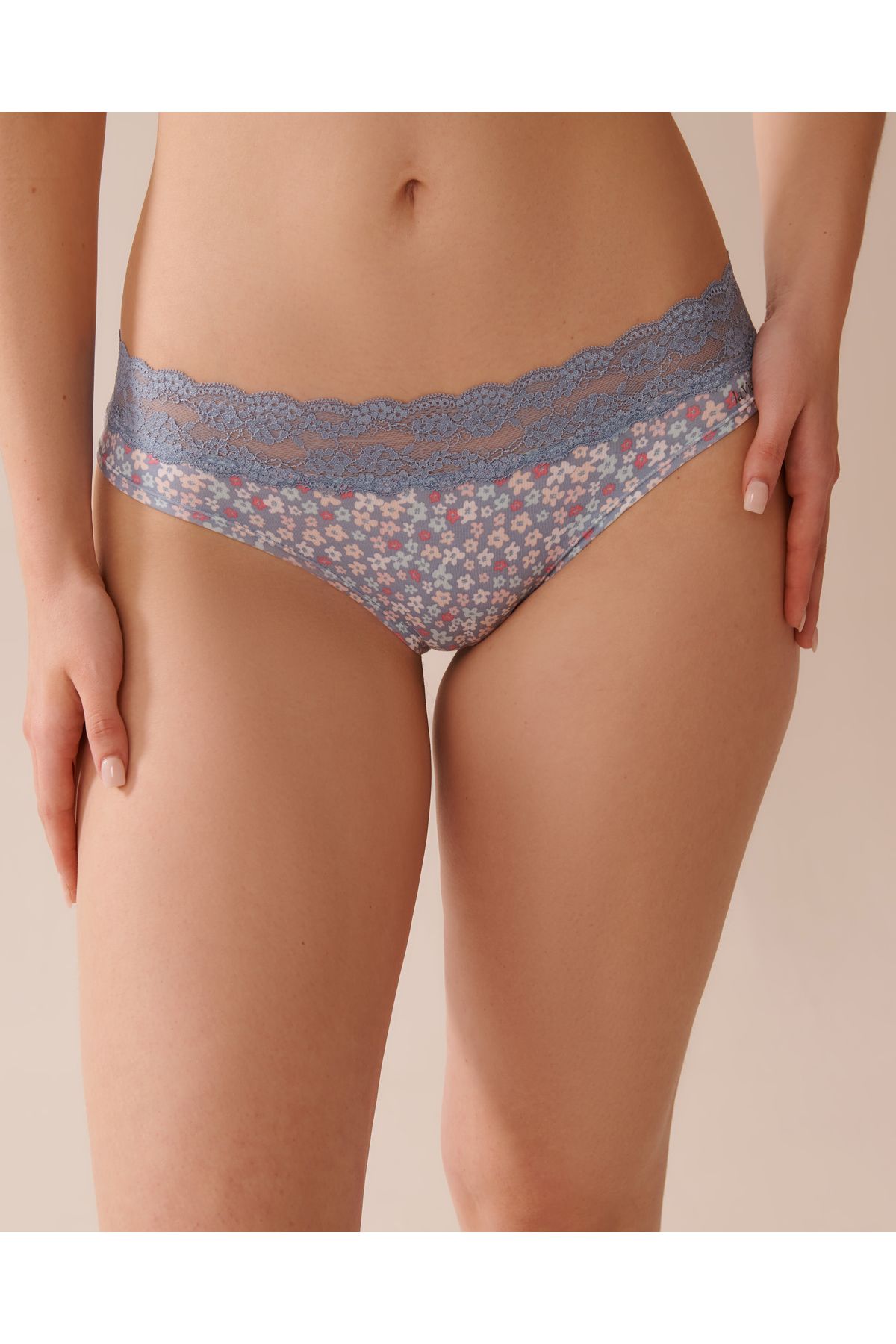 La Vie en Rose-Cotton and Lace Band Cheeky Panty 1