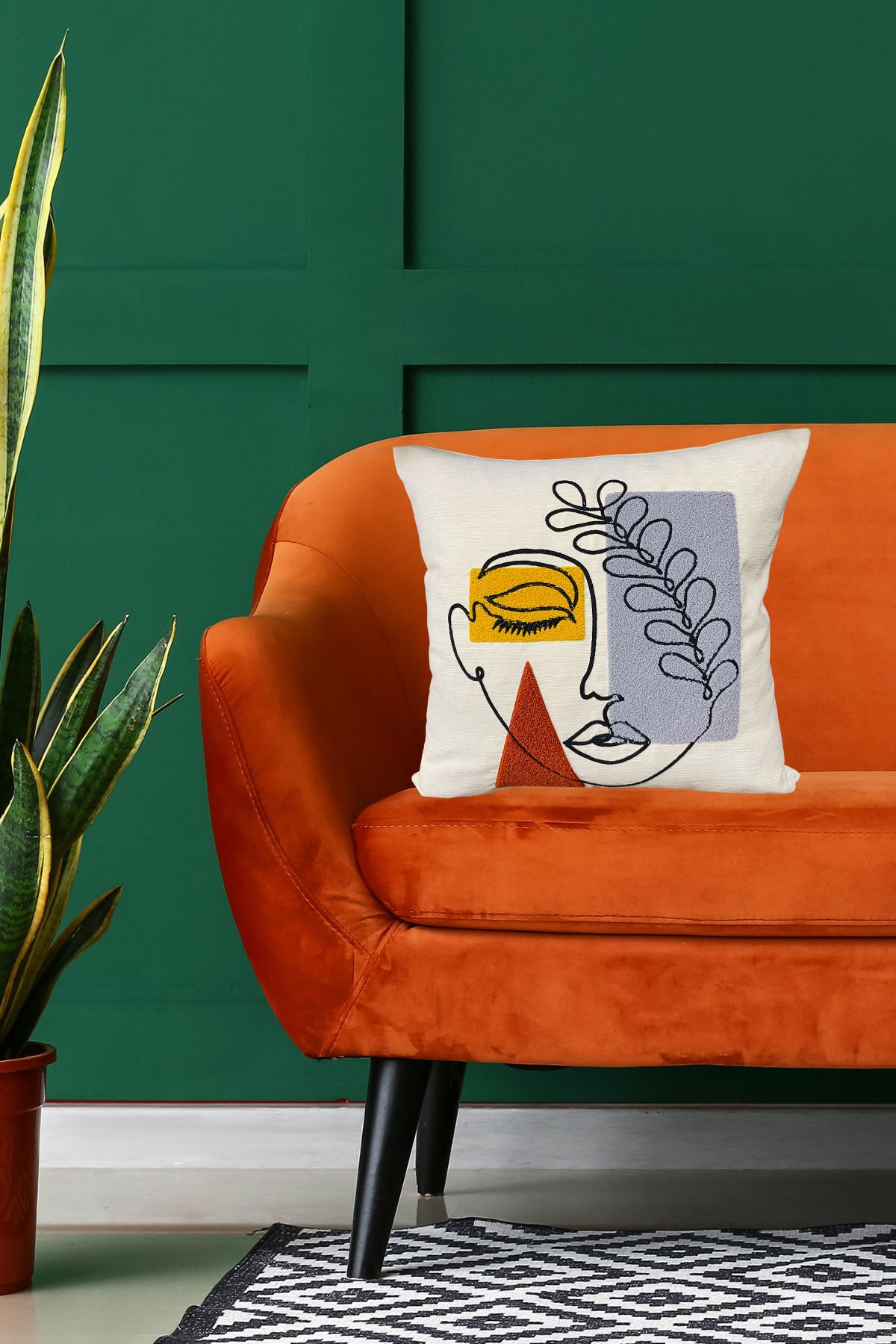 Home Seray Punch Nakışlı Soyut Desenli Şönil Kumaş Kırlent Kılıfı