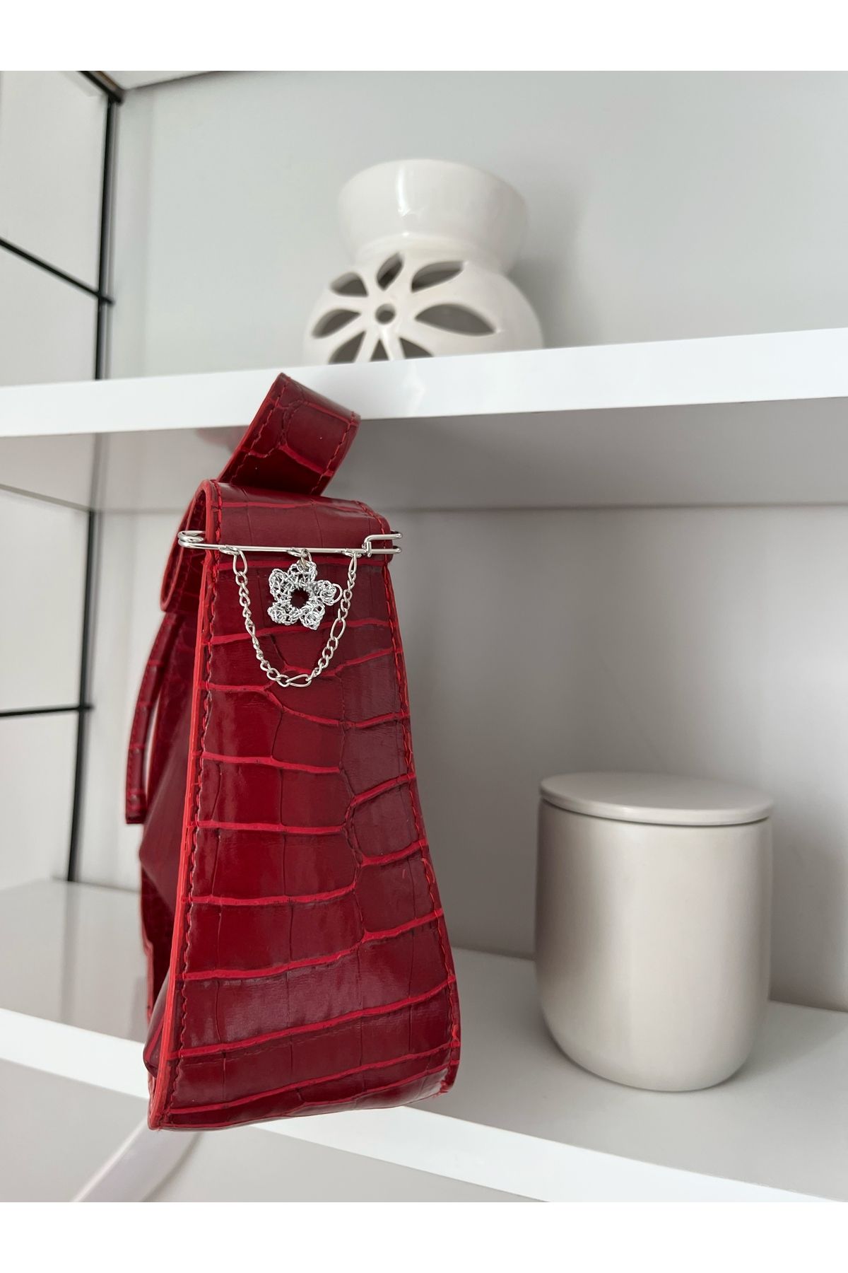 Poshy Atelier İskeç Yaka Broşu Zincir Çengelli İğne Ayakkabı Çanta Cüzdan Charmı Aksesuarı Süsü
