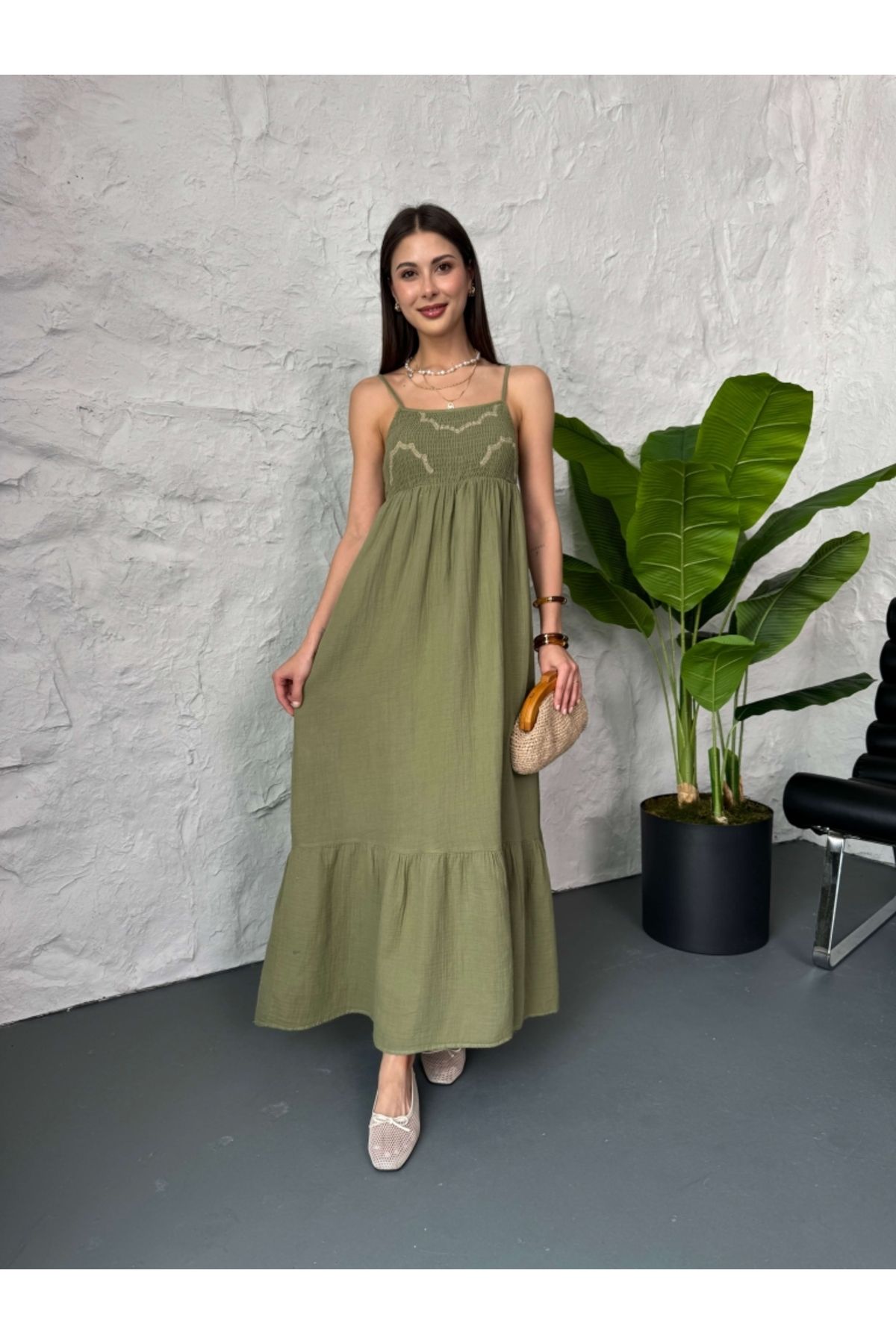 Elif Özbey Butik Haki Gipe Nakış Detaylı Müslin Elbise