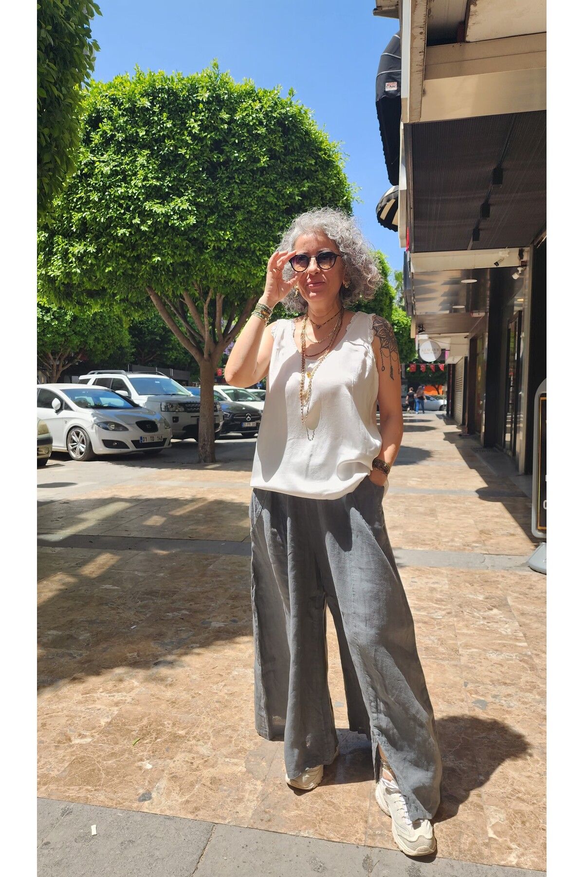 İzmirli Boutique Yırtmaçlı Bol Keten Pantolon
