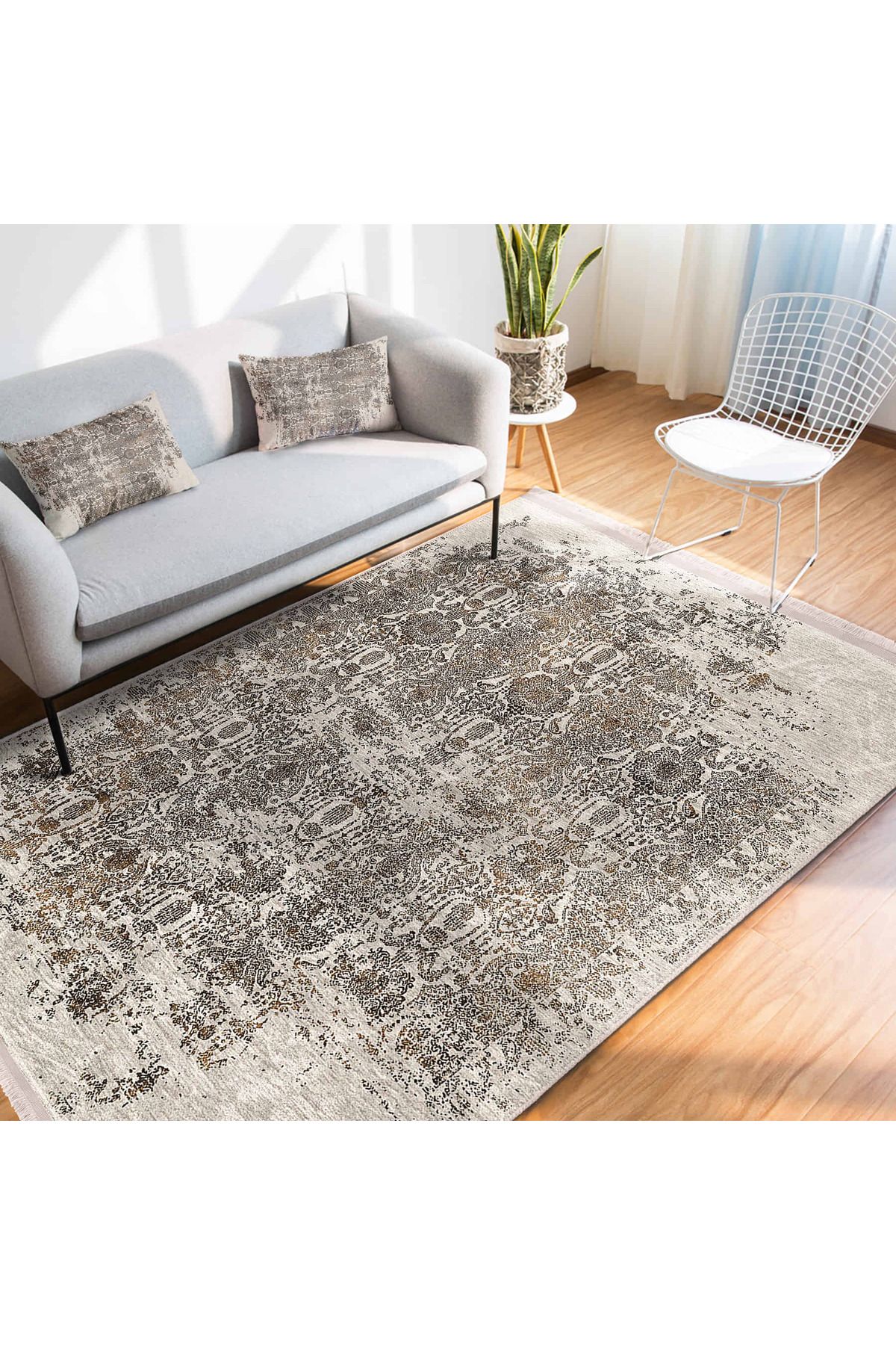 Realhomes Krem-Zeminde Vintage Desenli Yıkanabilir Kaymaz Taban Salon Halısı – Şık ve Modern