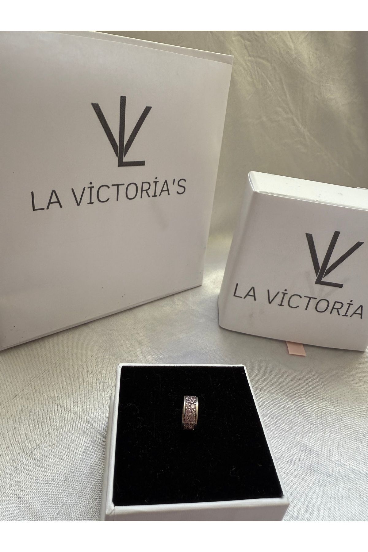 la victorias Pembe Pave Gümüş Charm’ı