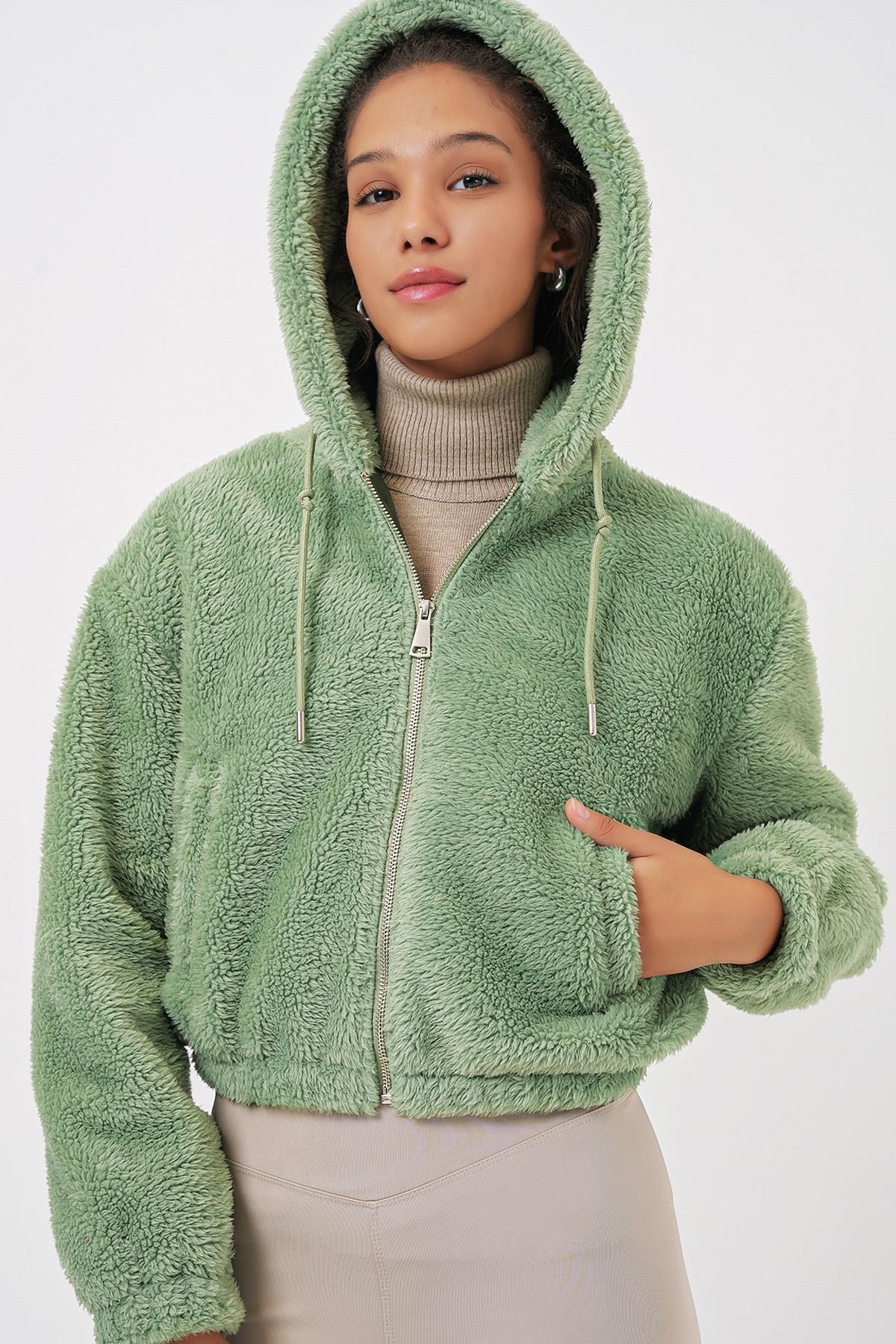 MODAMAİSA Kapüşonlu Peluş Crop Ceket - E.Yeşil
