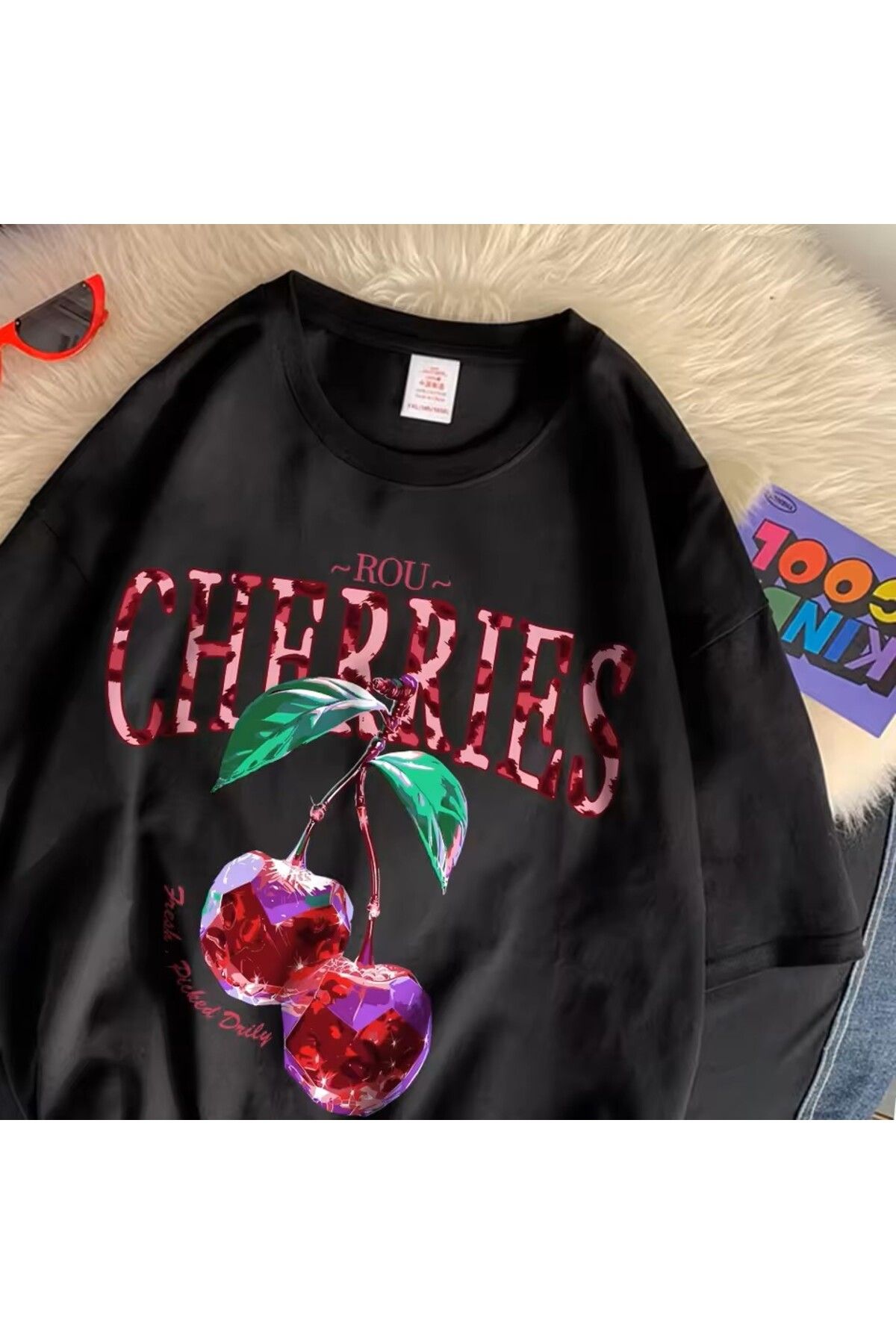 LEIVOR Rou Cherries Pembe Leopar & Kristal Özel Tasarım Baskılı Kadın T-shirt