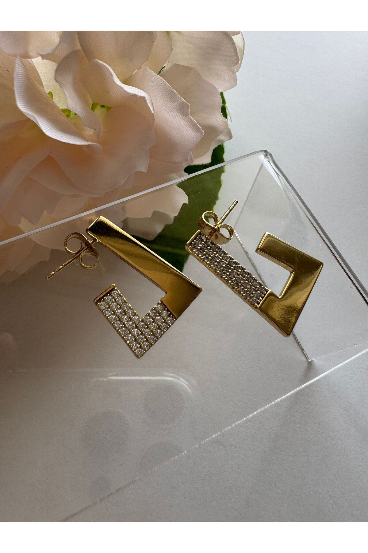 MODA 14K Rengi Vip Seri Asimetrik Çelik Küpe25 mm