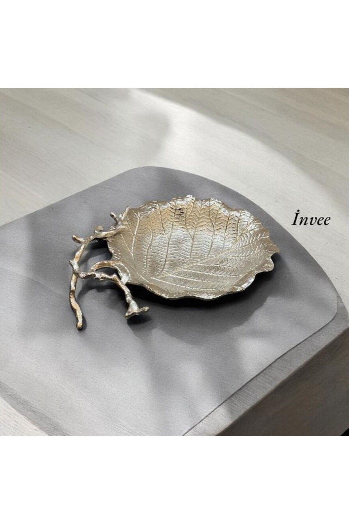Invee-طبق زخرفي من الألومنيوم المصبوب مقاس 40 × 30 سم 2