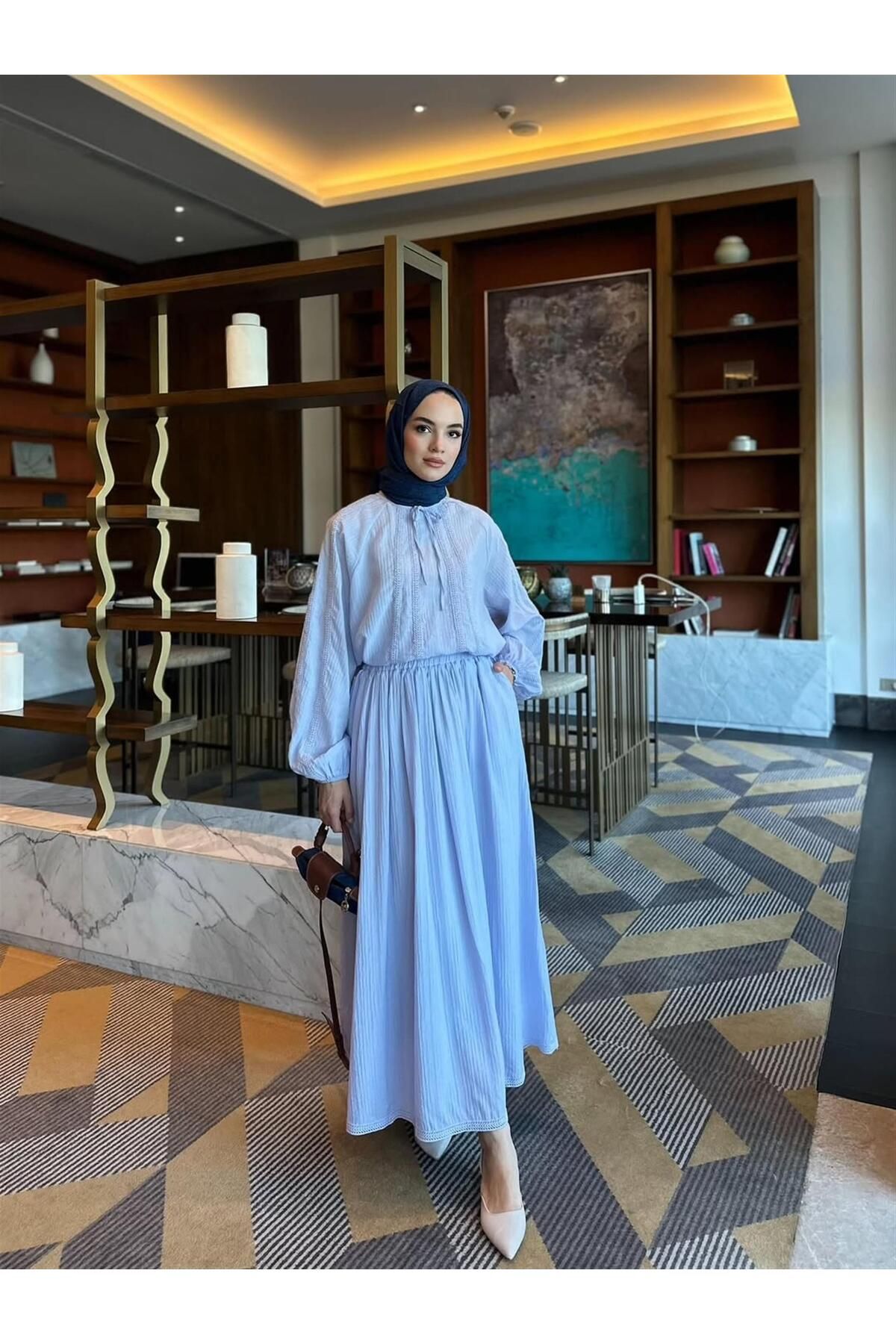 MODA 8369 Dantel Detaylı Yakadan Bağıcıklı Takım