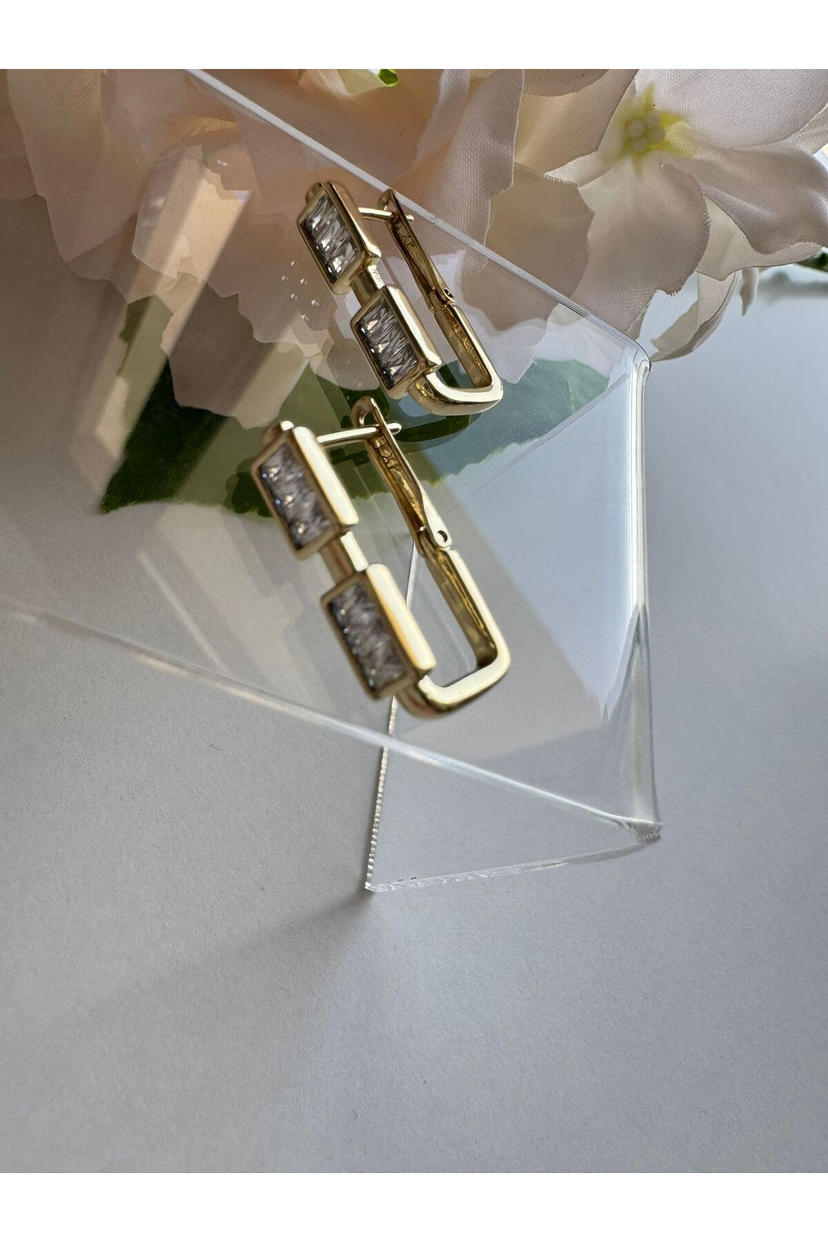 MODA 14K Rengi Vip Seri Çelik Taşlı Dikdörtgen Küpe 22mm