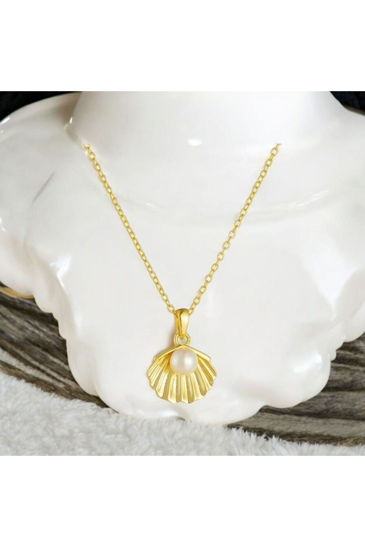 Marchen Collection Kadın , Genç İncili İstiritye Gold Renk Kolye