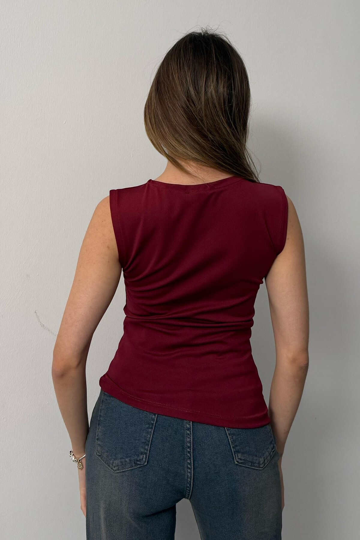 Yazlık Bisiklet Yaka Dalga Model Aksesuarlı Bordo Bluz