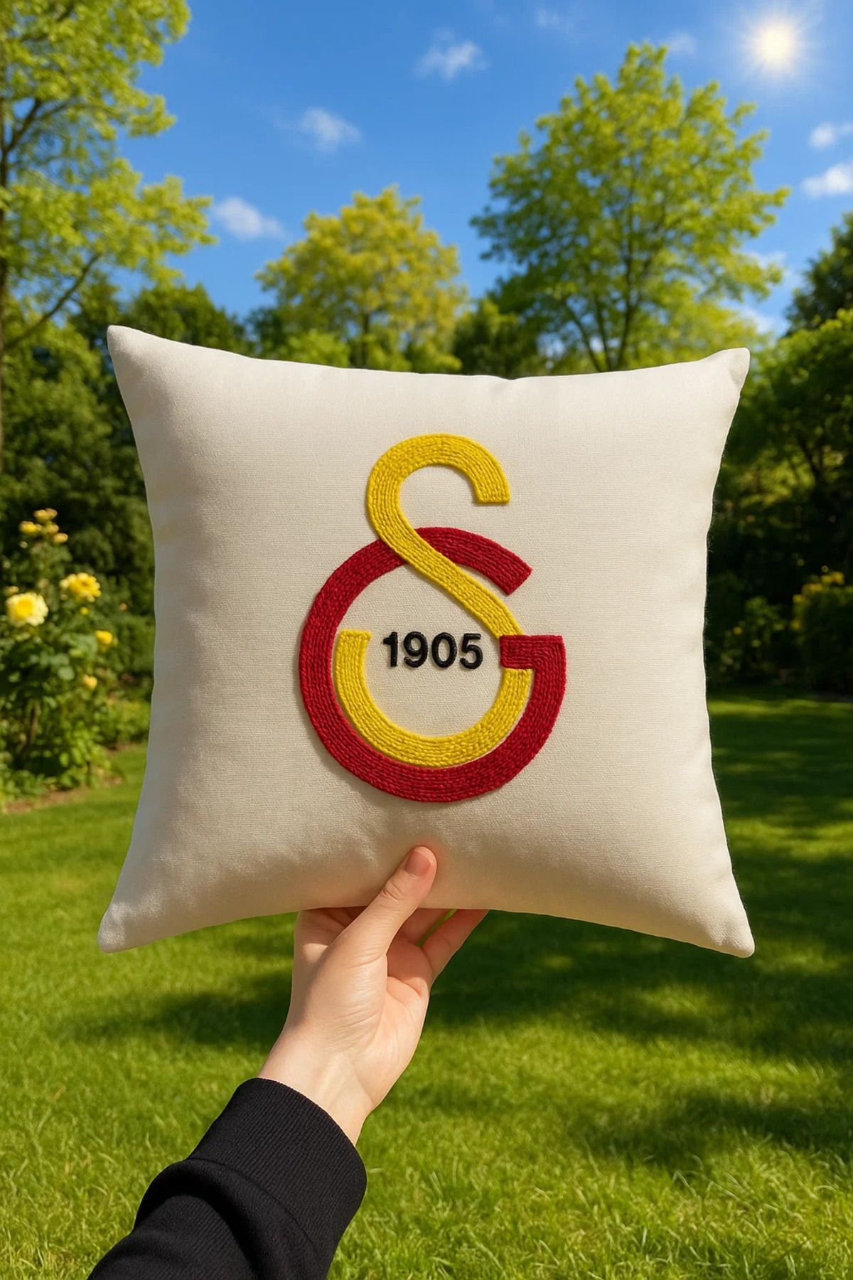 SAYMİNE GALATASARAY AMBLEMİ Punch İşeleme Kırlent Kılıfı