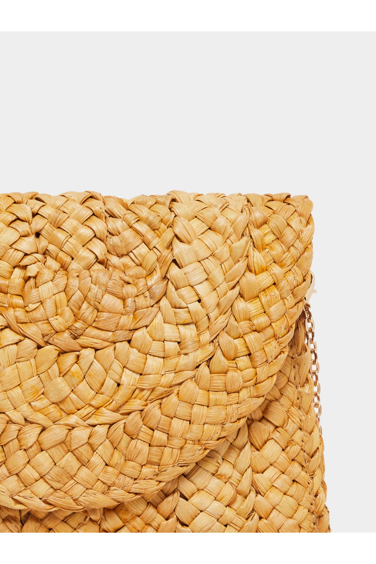 Styli-Weave Design Straw Clutch with Chain Strap 3