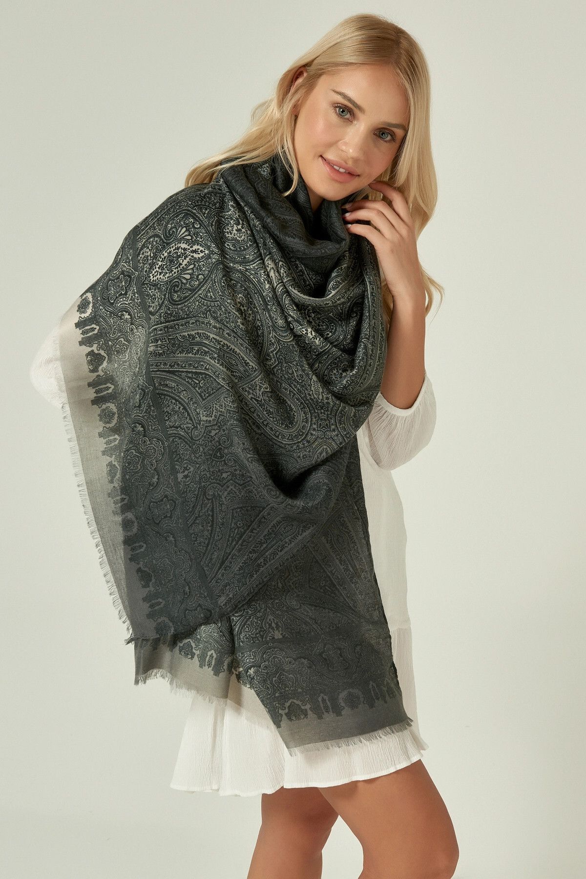 bacc Antrasit Etro Desenli Şal BCNSV-2511189