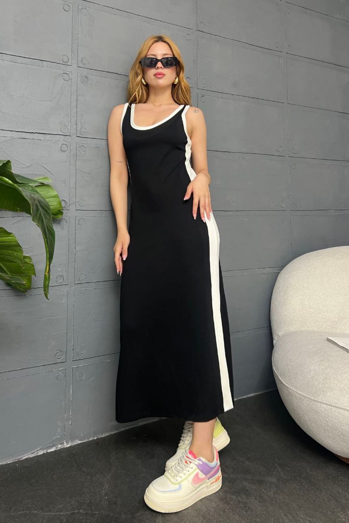 MOZENA Yanları Şeritli Yırtmaçlı Kalın Askılı Moda Elbise