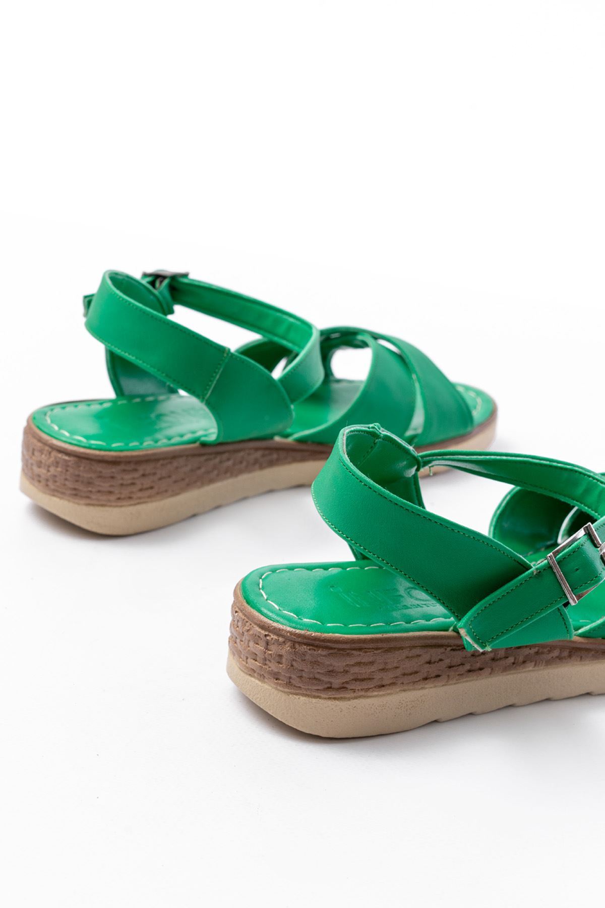infon shoes creation 692-564 Çimen Yeşili Ortopedik Taban Çapraz Tokalı Kadın Sandalet görsel 5