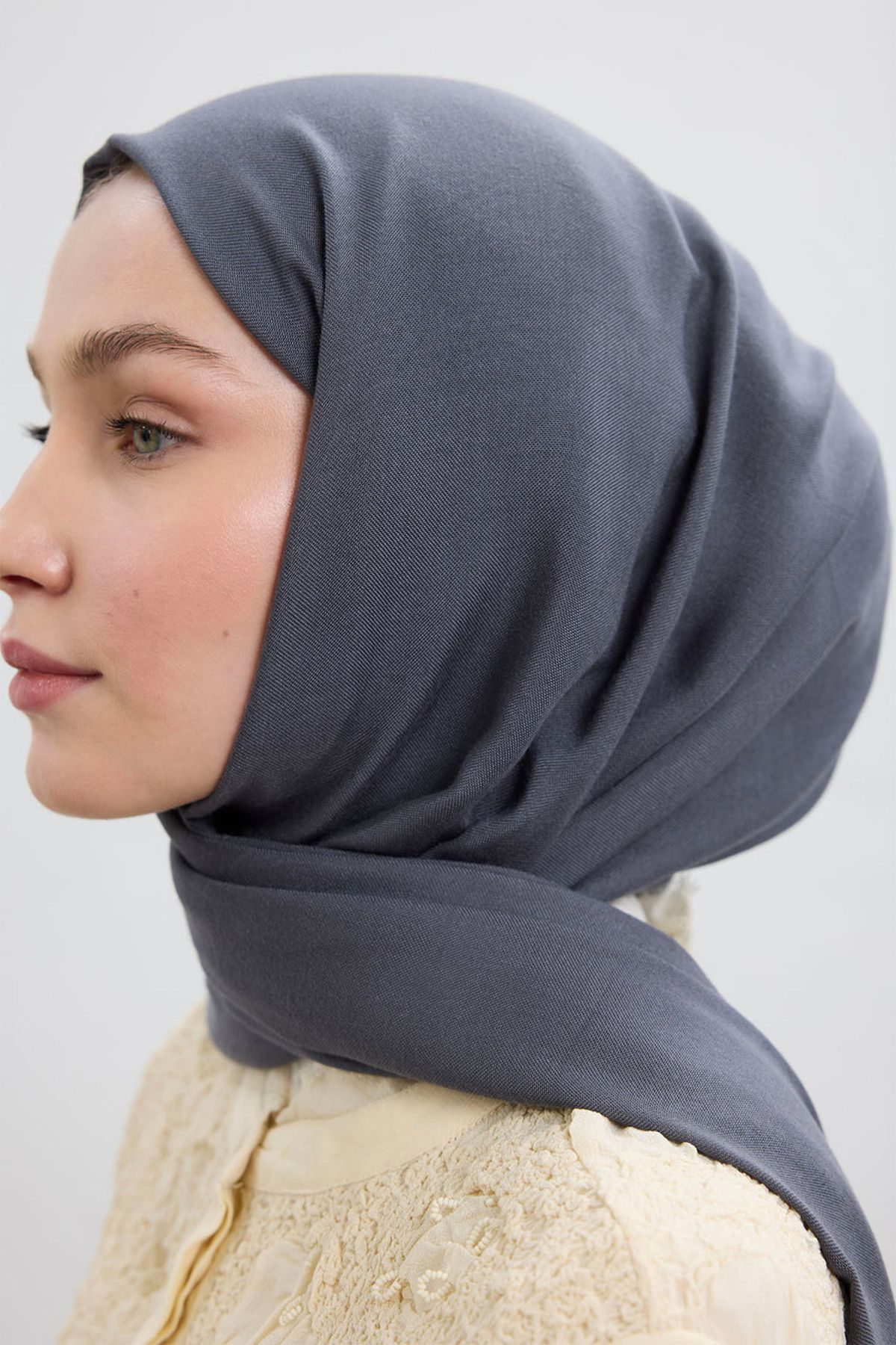 Qef-Anthracite Modal Shawl 5