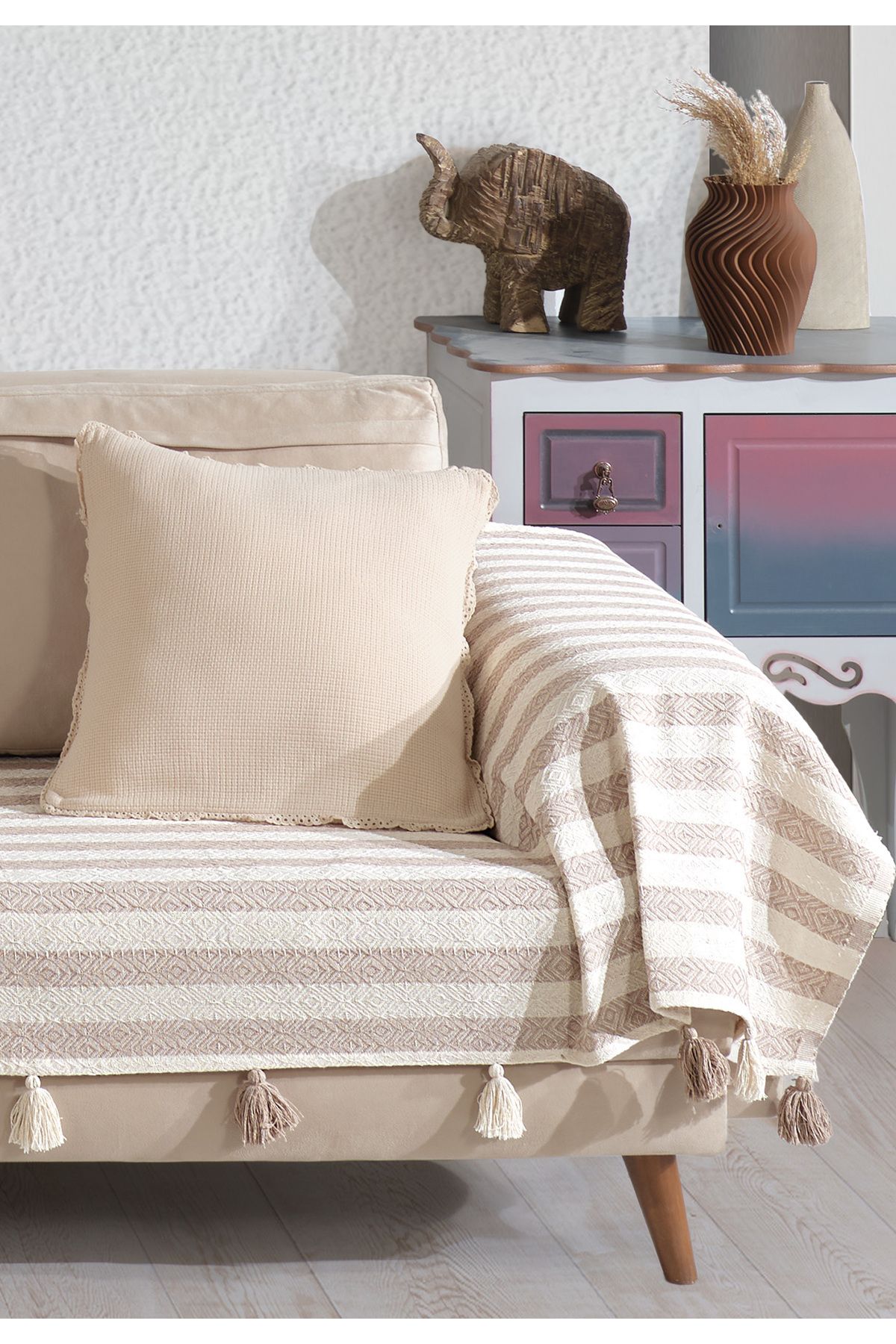 Lux Touch Pera Bej Püsküllü Kolları Örten Koltuk Örtüsü 300x110 cm 3m Battal Boy Ponponlu Kanepe Divan Çekyat