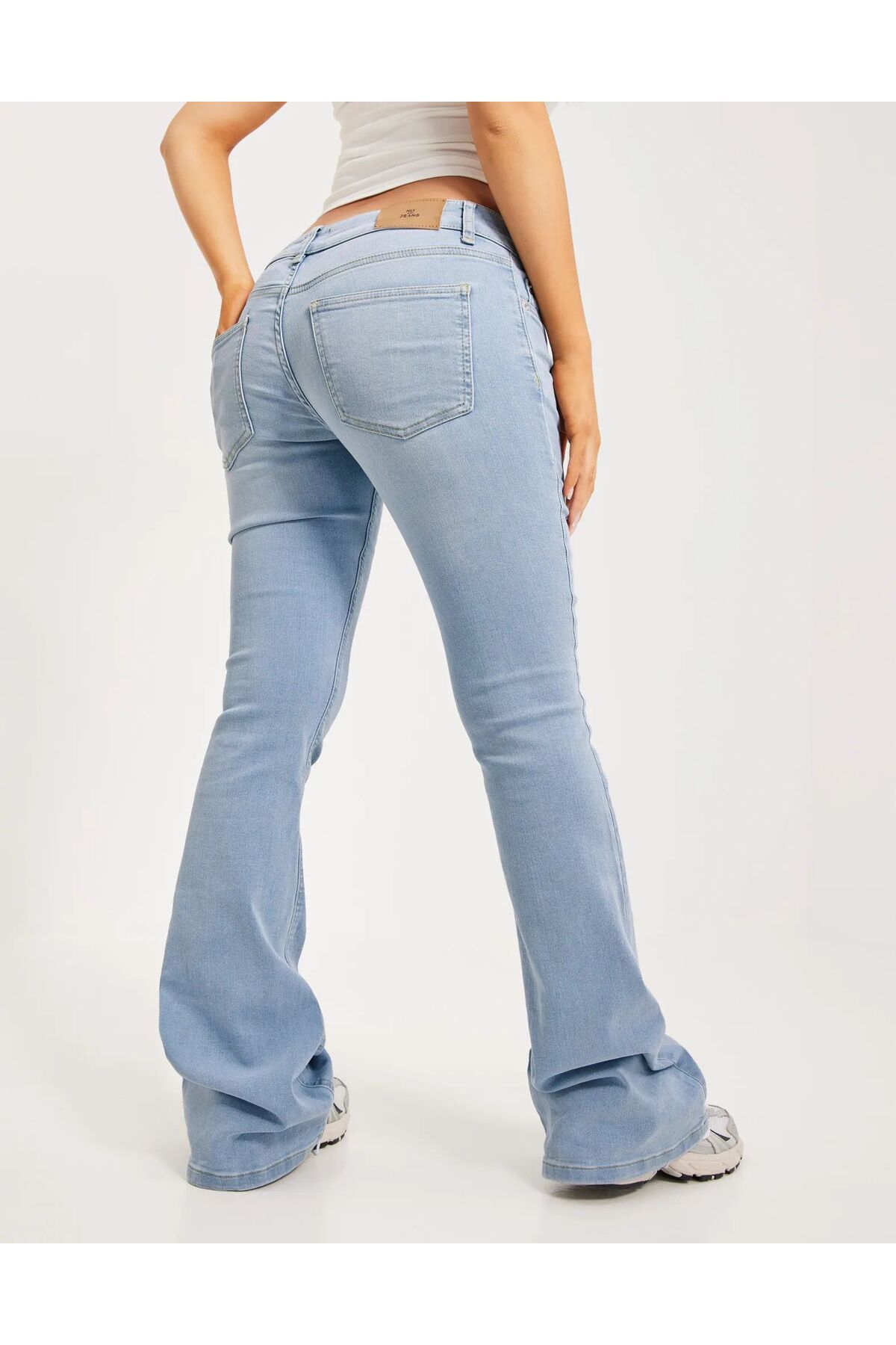 VibeGaia Düşük Bel Açık Mavi Bootcut Jean