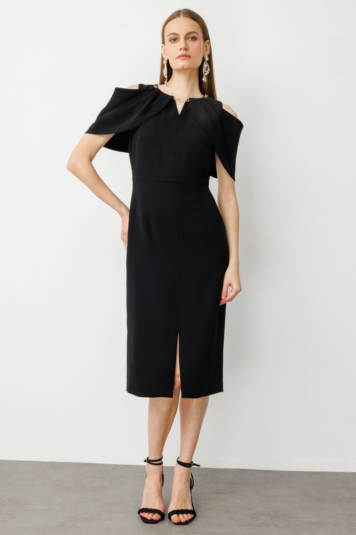 Ekol-Midi Length Dress with Stone Collar and Chain 4