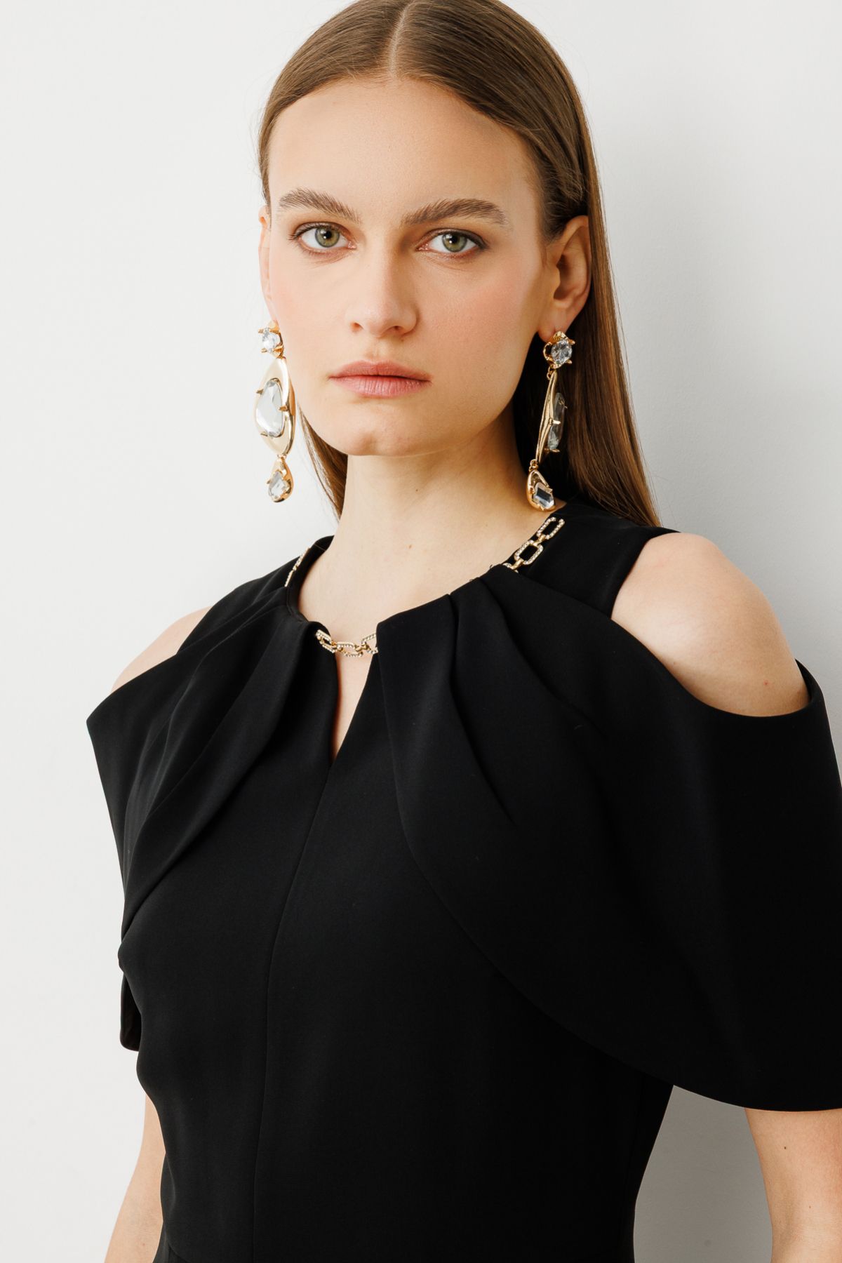Ekol-Midi Length Dress with Stone Collar and Chain 6