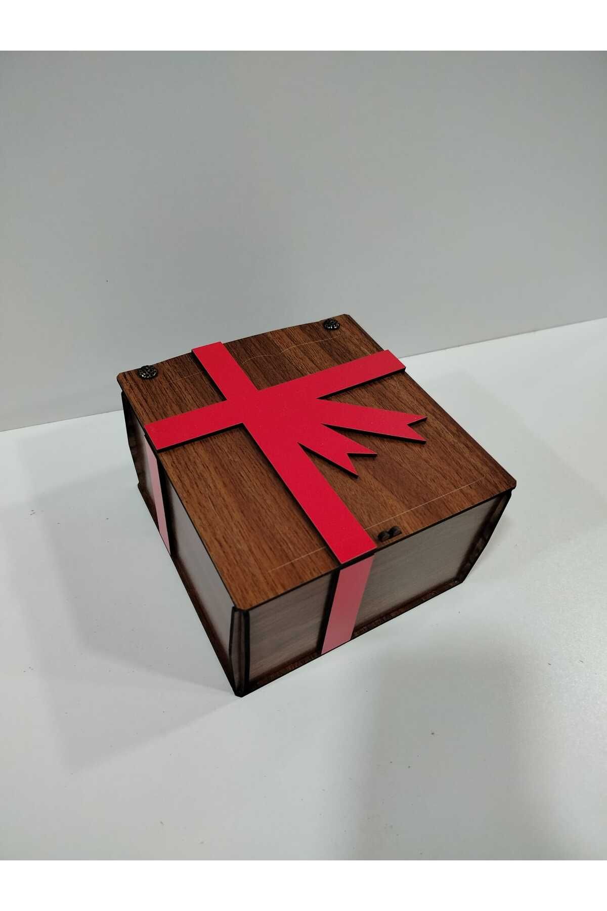 Vuslat Hediyelik Ahşap Ceviz Renk Hediye Kutusu (15x15 cm) Yükseklik 9cm Dekor Kırmızı