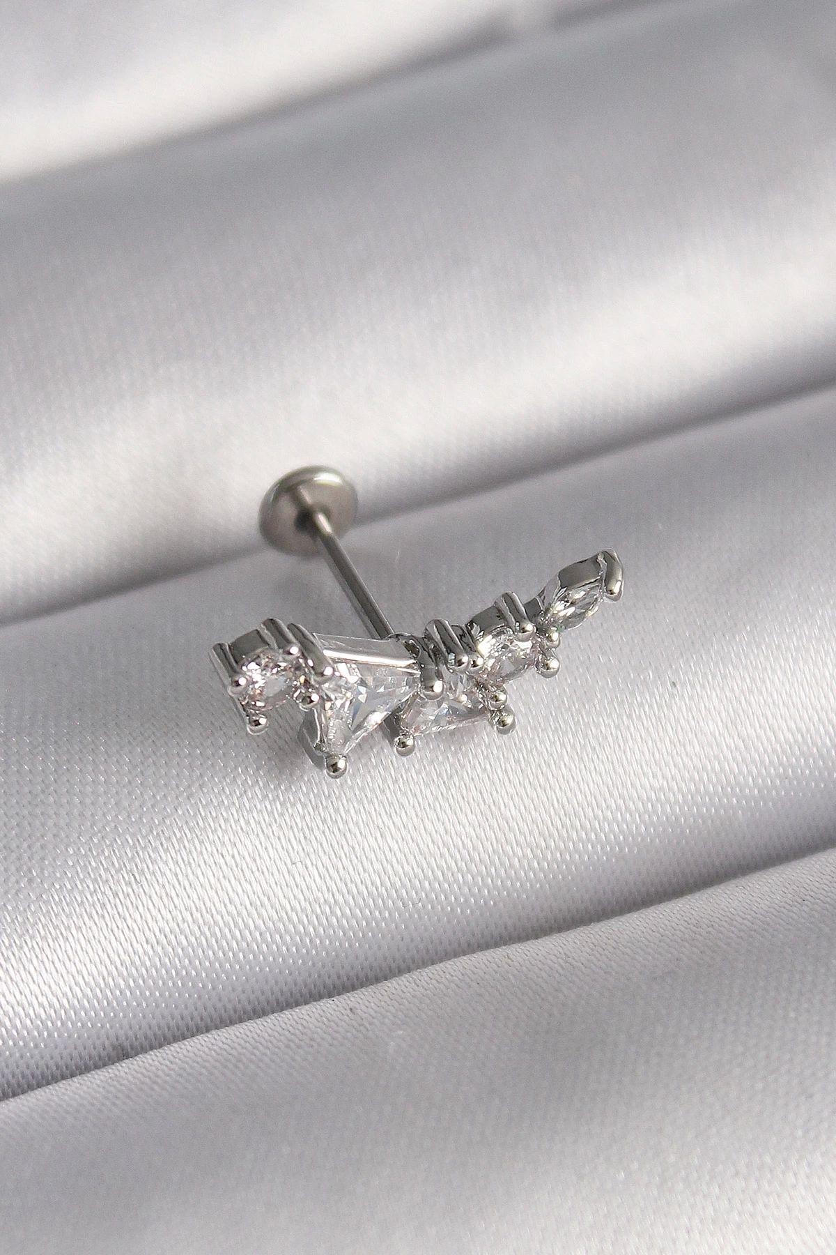 STOREMAX 316L Çelik Gümüş Renk Zirkon Taşlı Tragus Piercing