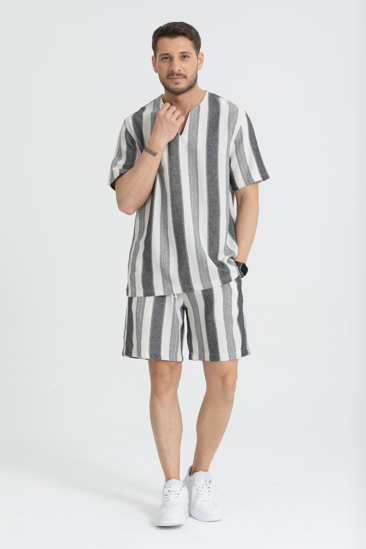 Store 100% Pamuk Erkek Şort ve T-Shirt Set - Yazlık V-Yaka, Stripe Deseni, Spor Rahatlık