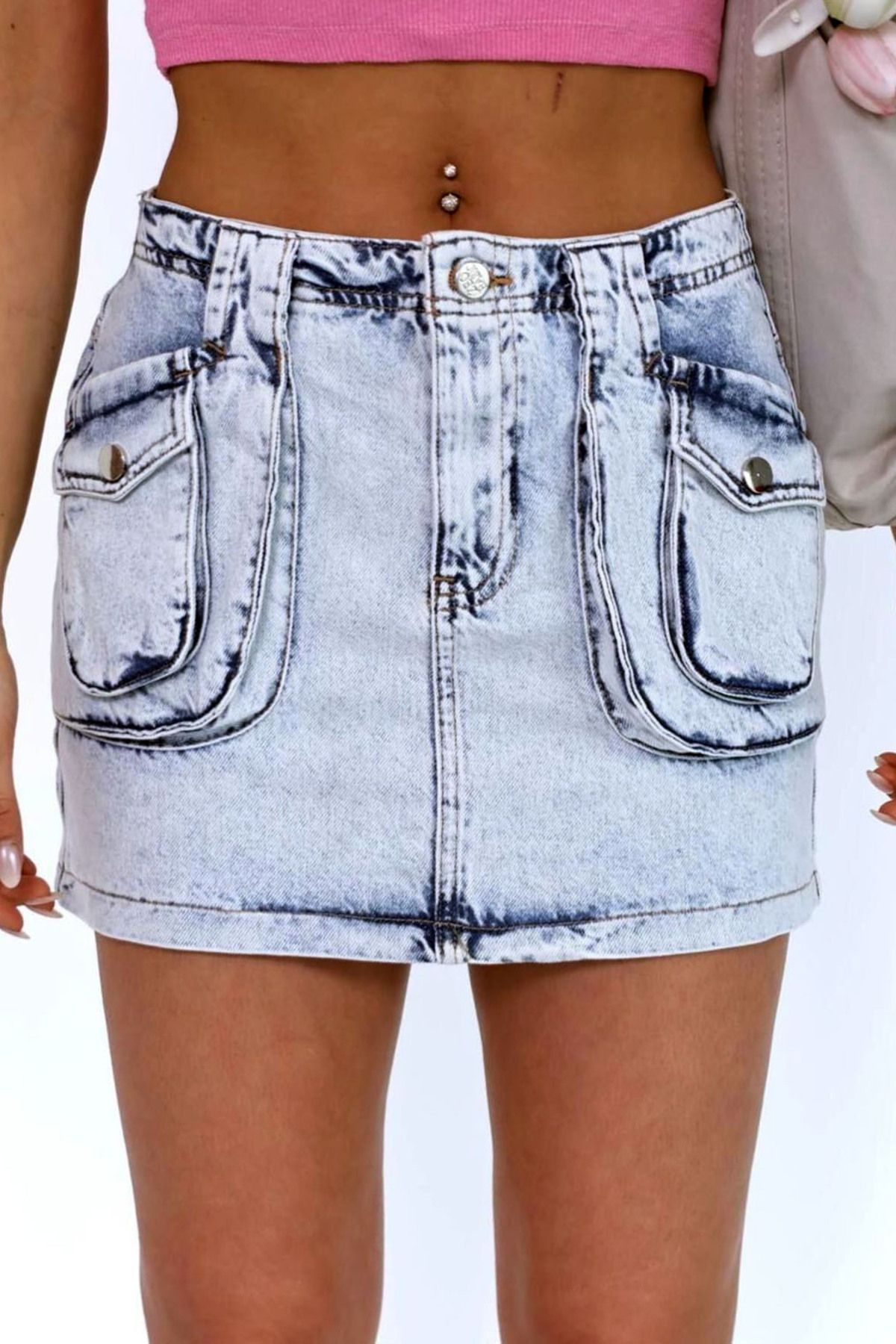 Naliru Mini Kısa Boy Önü Körüklü Çıtçıtlı Cep Detaylı Düğmeli Tarz Şık Cool Yıkamalı Efektli Denim Kot Etek