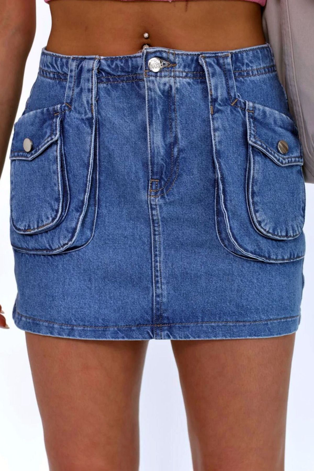 Naliru Mini Kısa Boy Önü Körüklü Çıtçıtlı Cep Detaylı Düğmeli Tarz Şık Cool Yıkamalı Efektli Denim Kot Etek