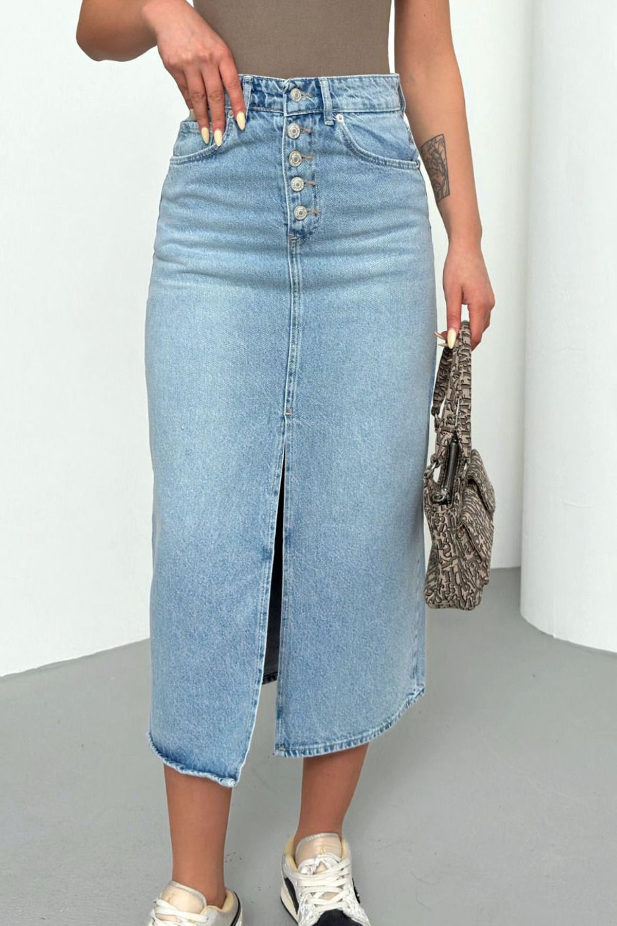 Naliru Straight Düz Kesim Önü Yırtmaçlı Midi Boy Çift Cepli Düğme Kapamalı Günlük Basic Şık Cool Denim Etek