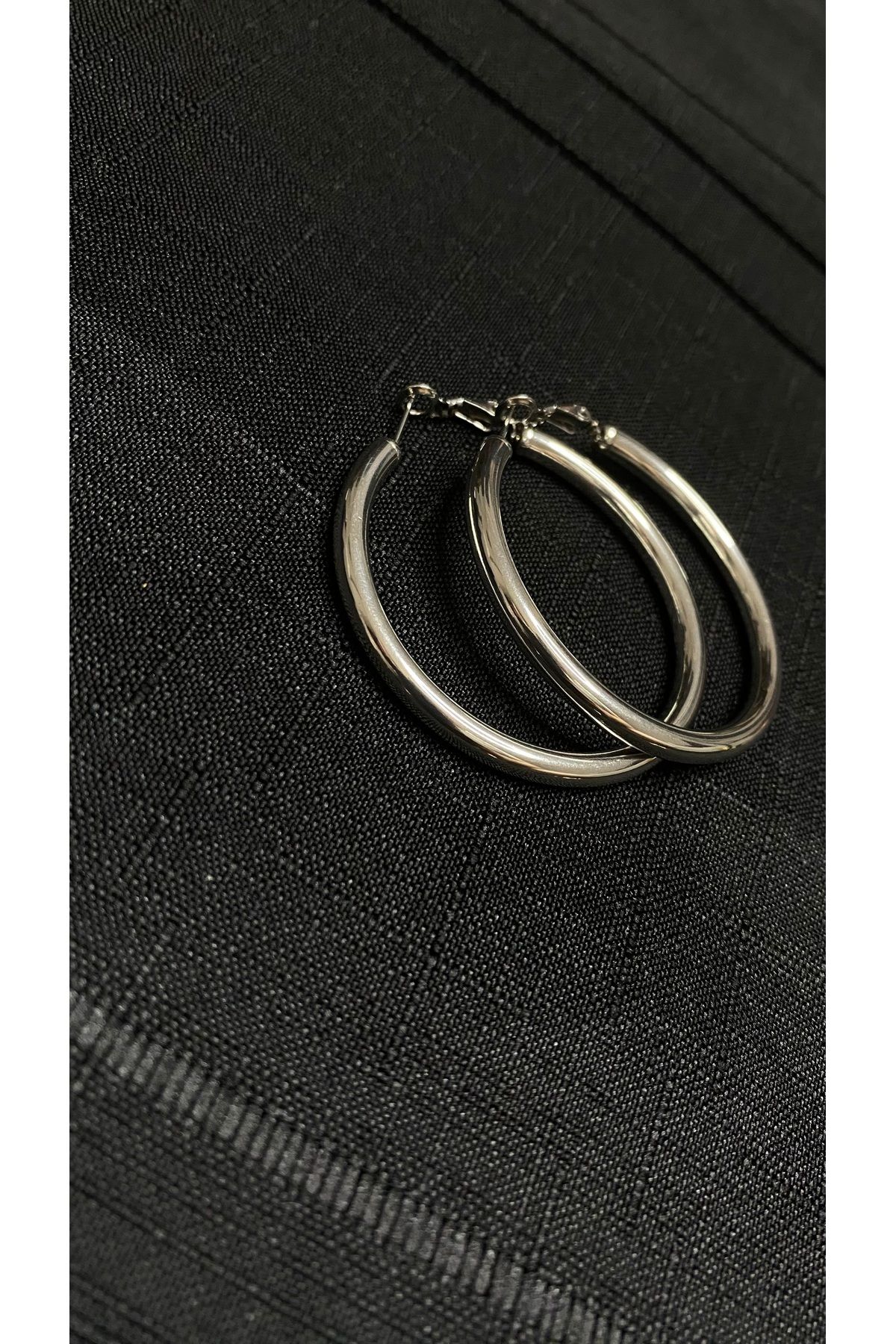 GLOWVİA AKSESUAR Çelik Halka Küpe Orta Boy Gümüş Renk Pinterest Model