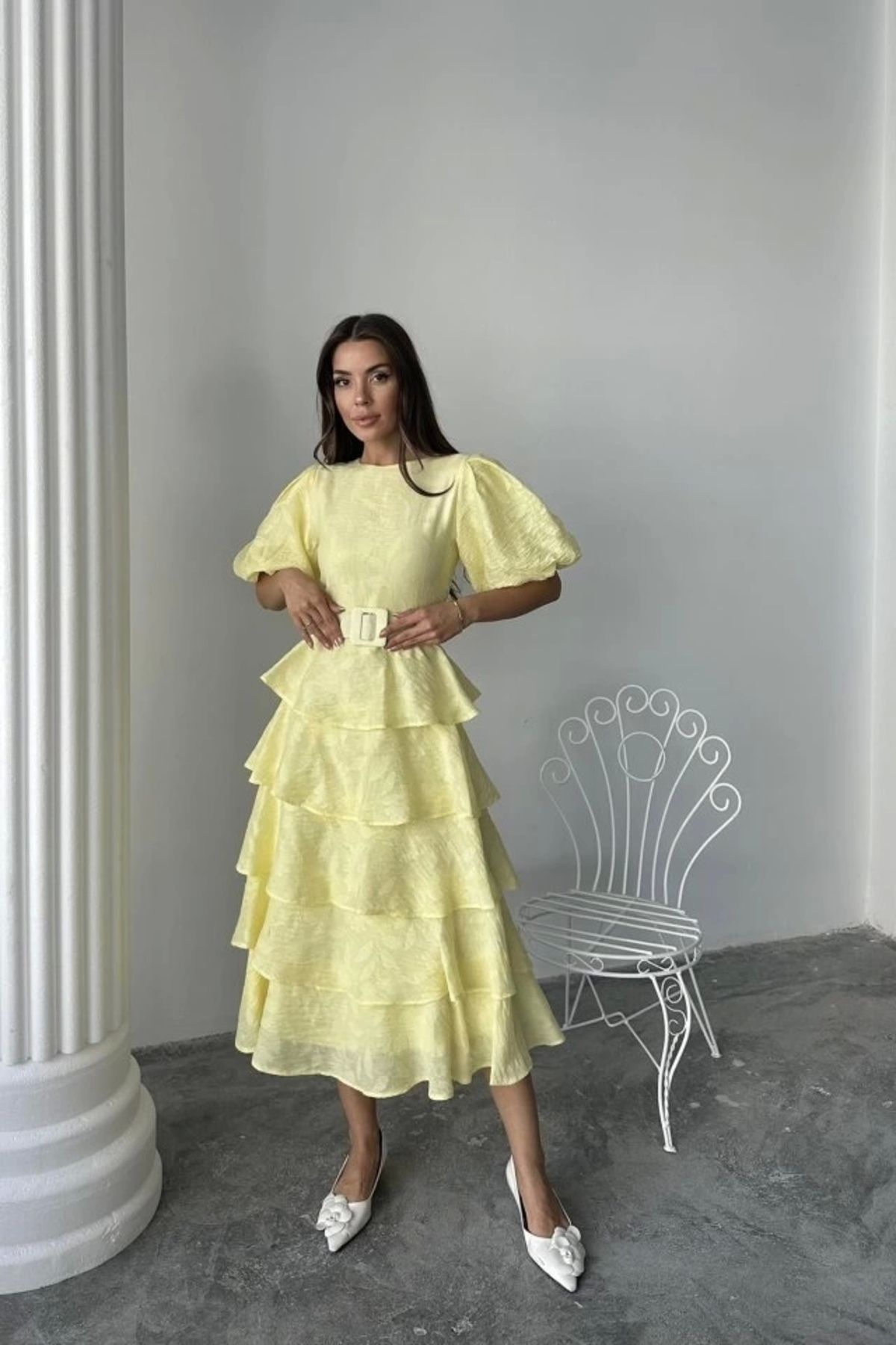 Butik Sarı Kat Kat Balon Kollu Kemerli Elbise