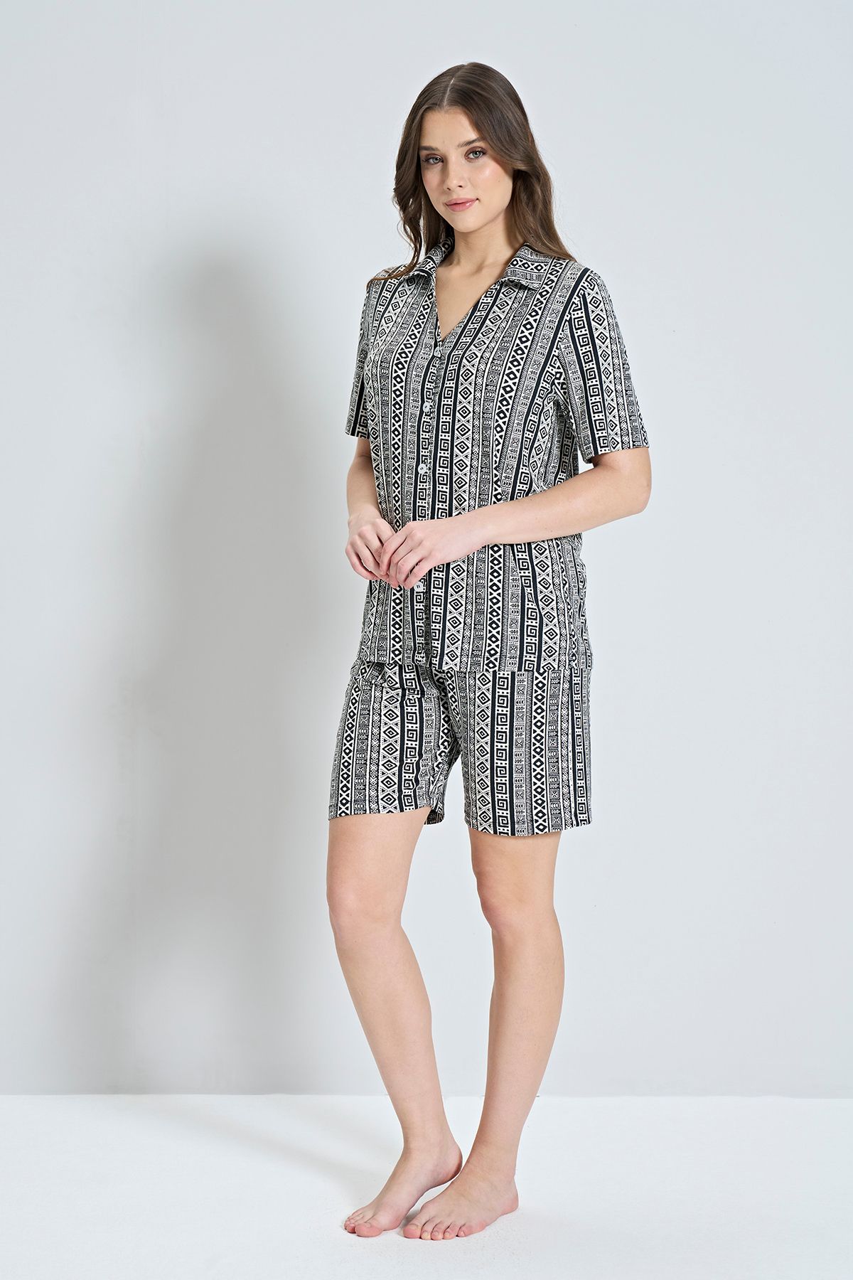 Pijadore Kadın Çini Desenli Gömlek Şort Pijama Takımı